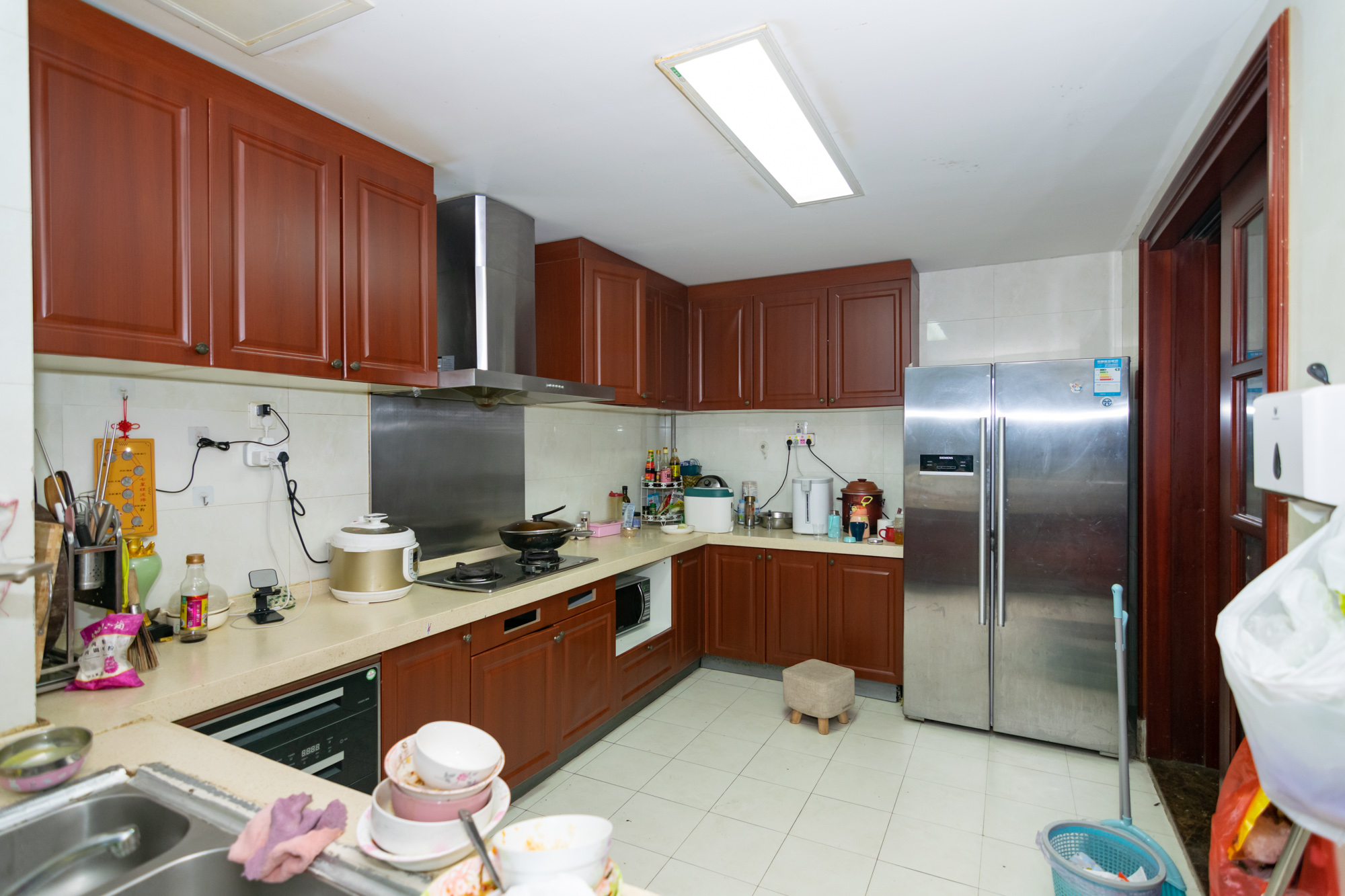 恒大名都 4室2厅4卫 262.0万 恒大名都 4室2厅4卫 262.0万厨房