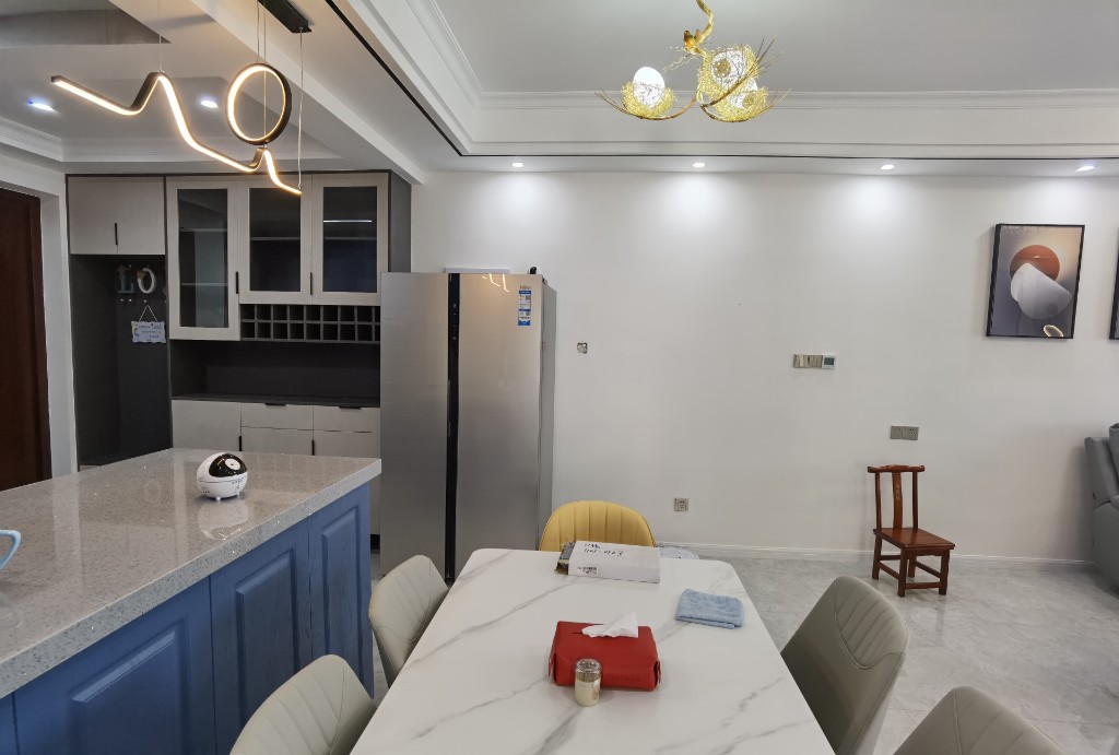 学府花园(文苑瑞景) 3室2厅1卫 80.8万 学府花园(文苑瑞景) 3室2厅1卫 80.8万客厅