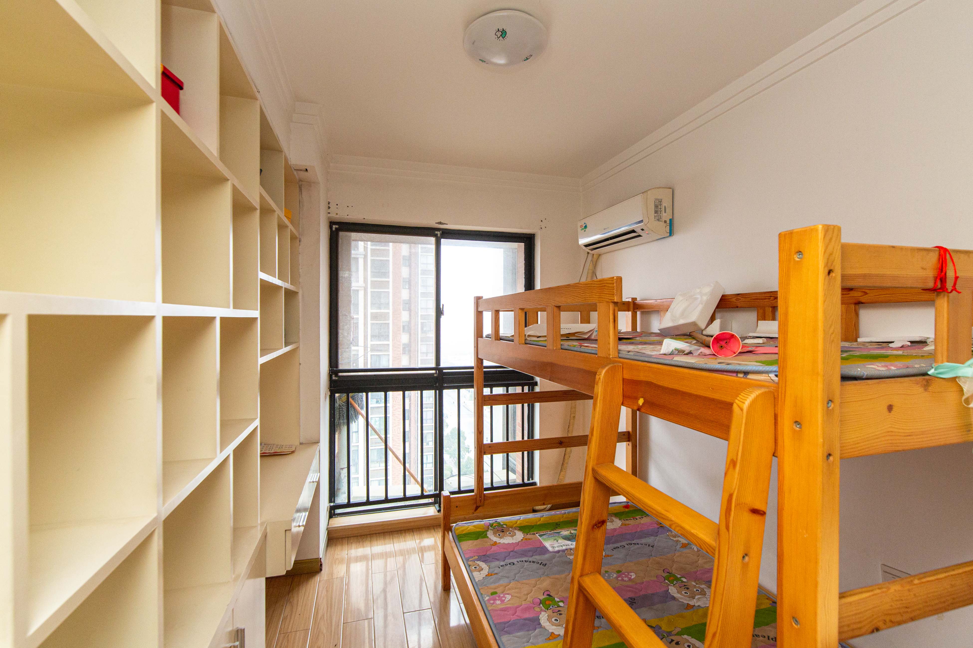 海拔东方 2室1厅1卫 62.0万 海拔东方 2室1厅1卫 62.0万卧室