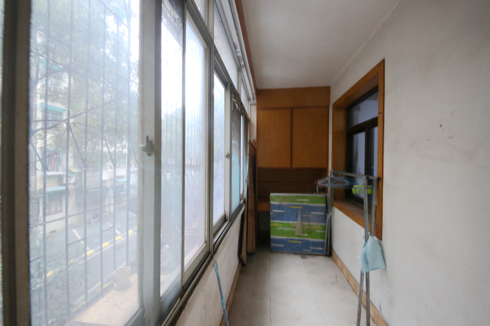 市直属机关宿舍  2室2厅1卫   40.00万阳台