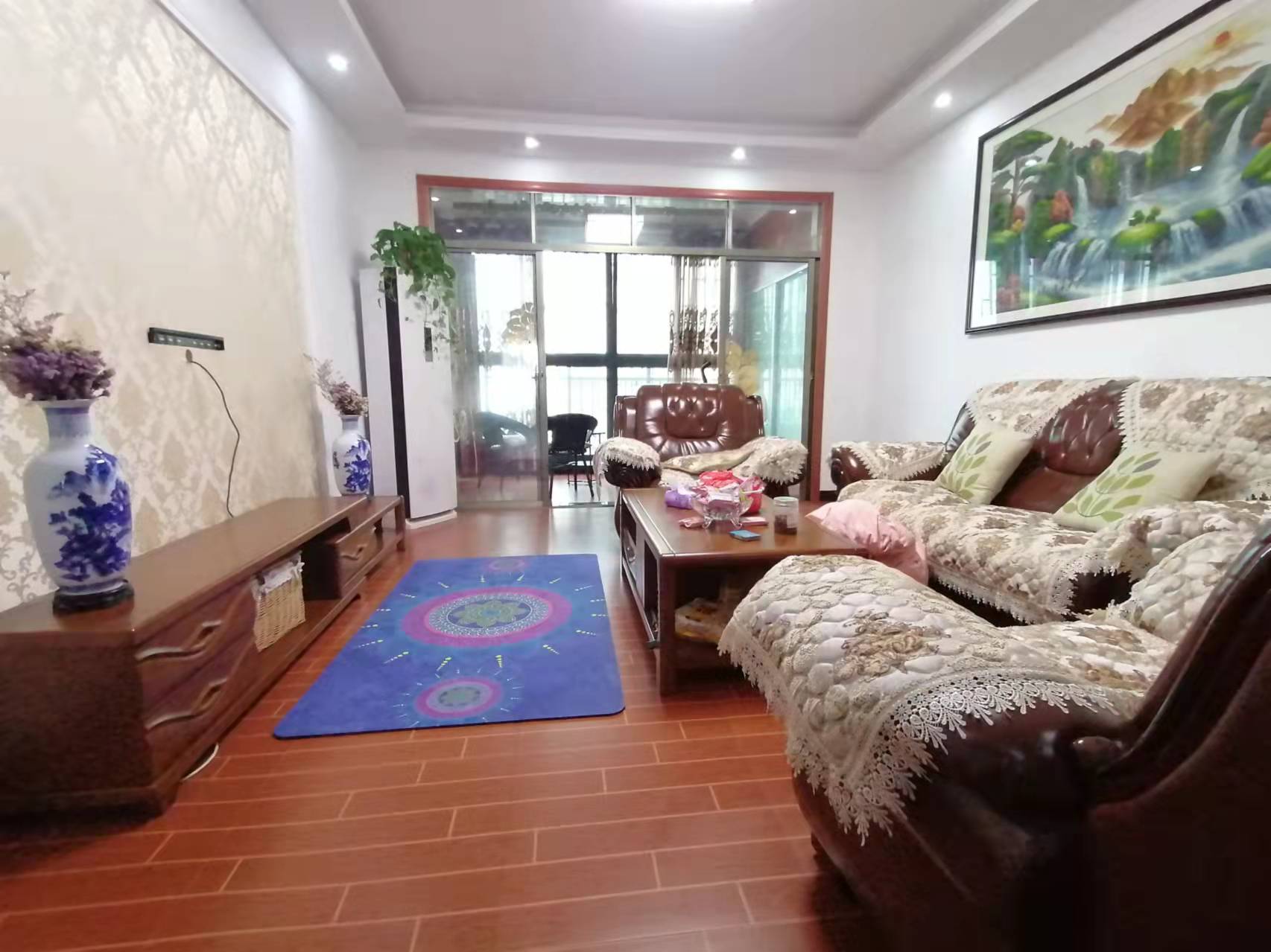 金苑小区 3室2厅2卫 80.0万 金苑小区 3室2厅2卫 80.0万客厅