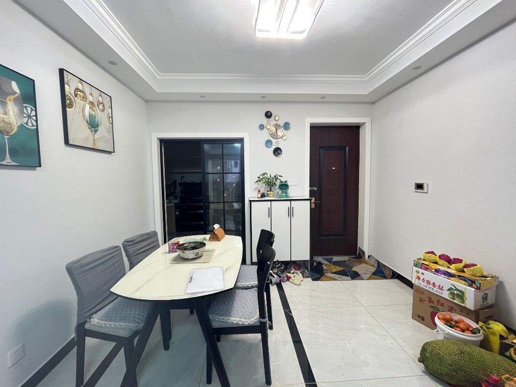 学府花园(文苑瑞景) 3室2厅2卫 108.0万 学府花园(文苑瑞景) 3室2厅2卫 108.0万客厅