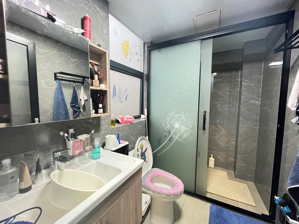 学府花园(文苑瑞景) 3室2厅2卫 108.0万 学府花园(文苑瑞景) 3室2厅2卫 108.0万卫生间