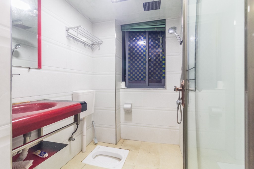 佳美紫郡  3室2厅1卫    65.0万 佳美紫郡  3室2厅1卫    65.0万卫生间