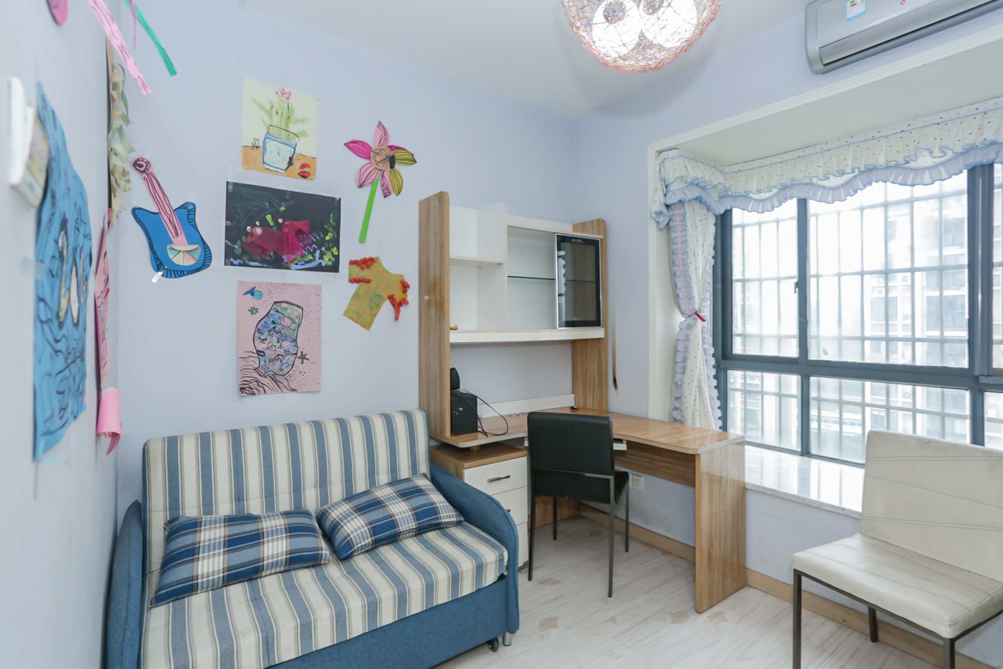 海林馨香雅苑  3室2厅2卫    143.8万卧室