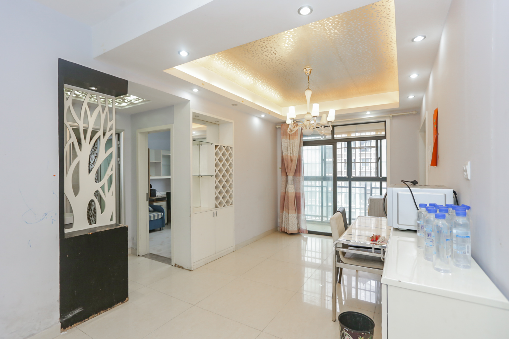 海林馨香雅苑  3室2厅2卫    143.8万客厅