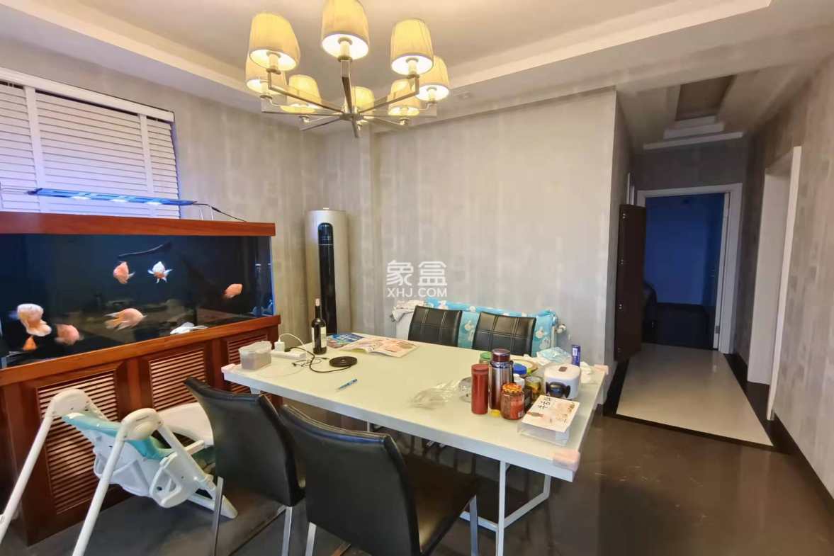 泰山公馆 3室2厅1卫 69.8万 泰山公馆 3室2厅1卫 69.8万客厅