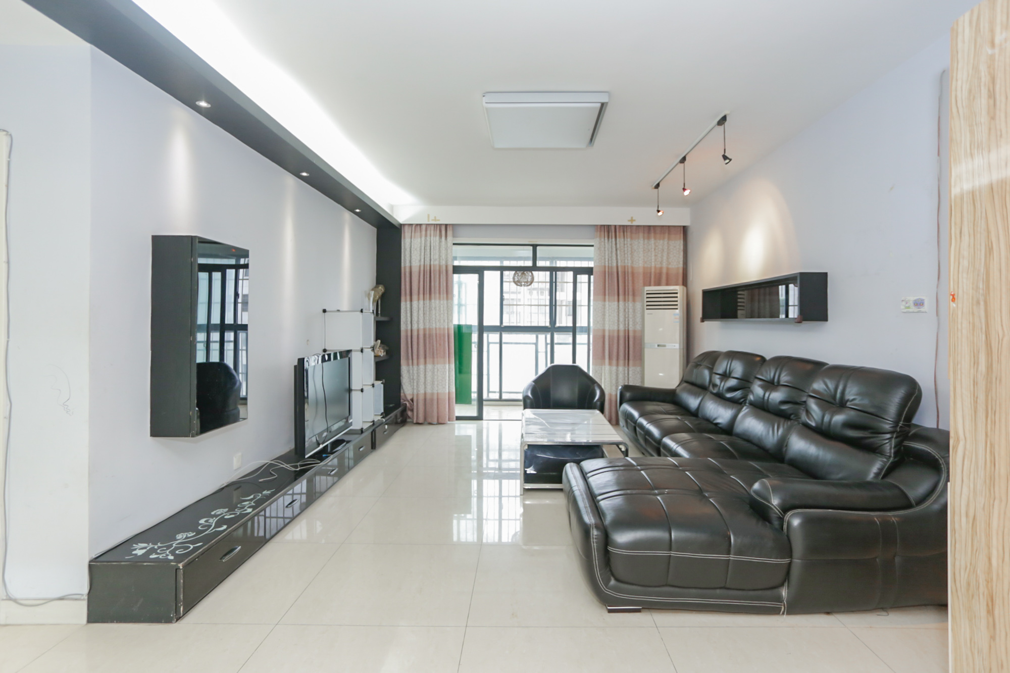 海林馨香雅苑  3室2厅2卫    143.8万室内图1