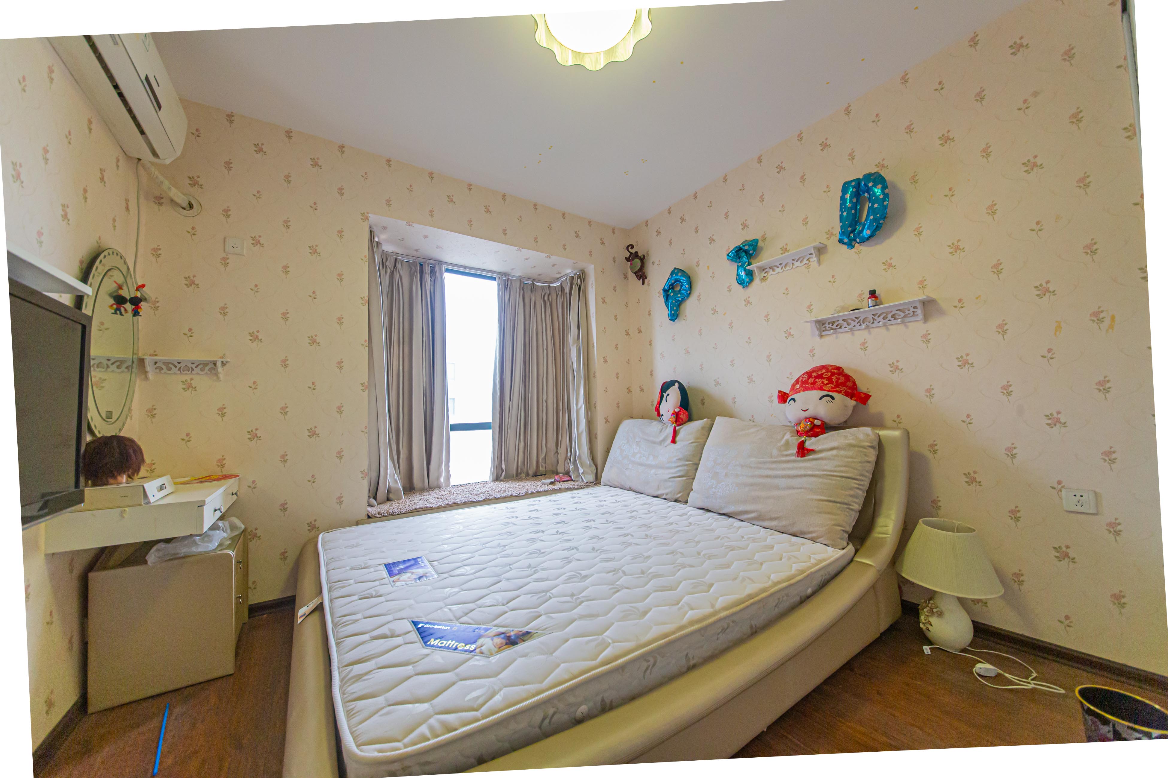 保利花园 2室2厅1卫 70.0万 保利花园 2室2厅1卫 70.0万卧室