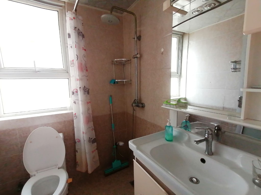 中铁建国际城  2室2厅1卫   205.00万客厅