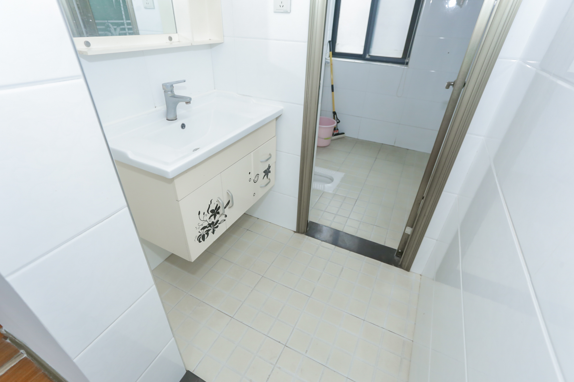 钰龙天下一期  3室2厅1卫    248.0万卫生间