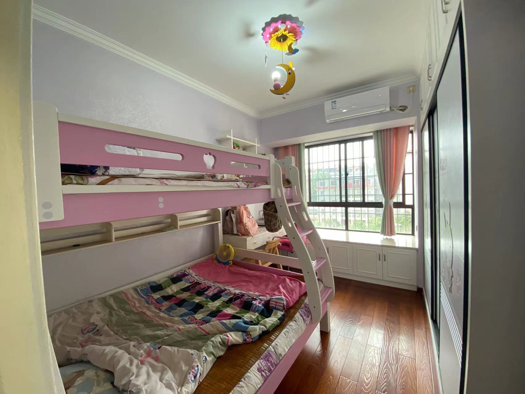 百盛嘉园(湾塘村) 3室2厅2卫 468000.0万 百盛嘉园(湾塘村) 3室2厅2卫 468000.0万客厅