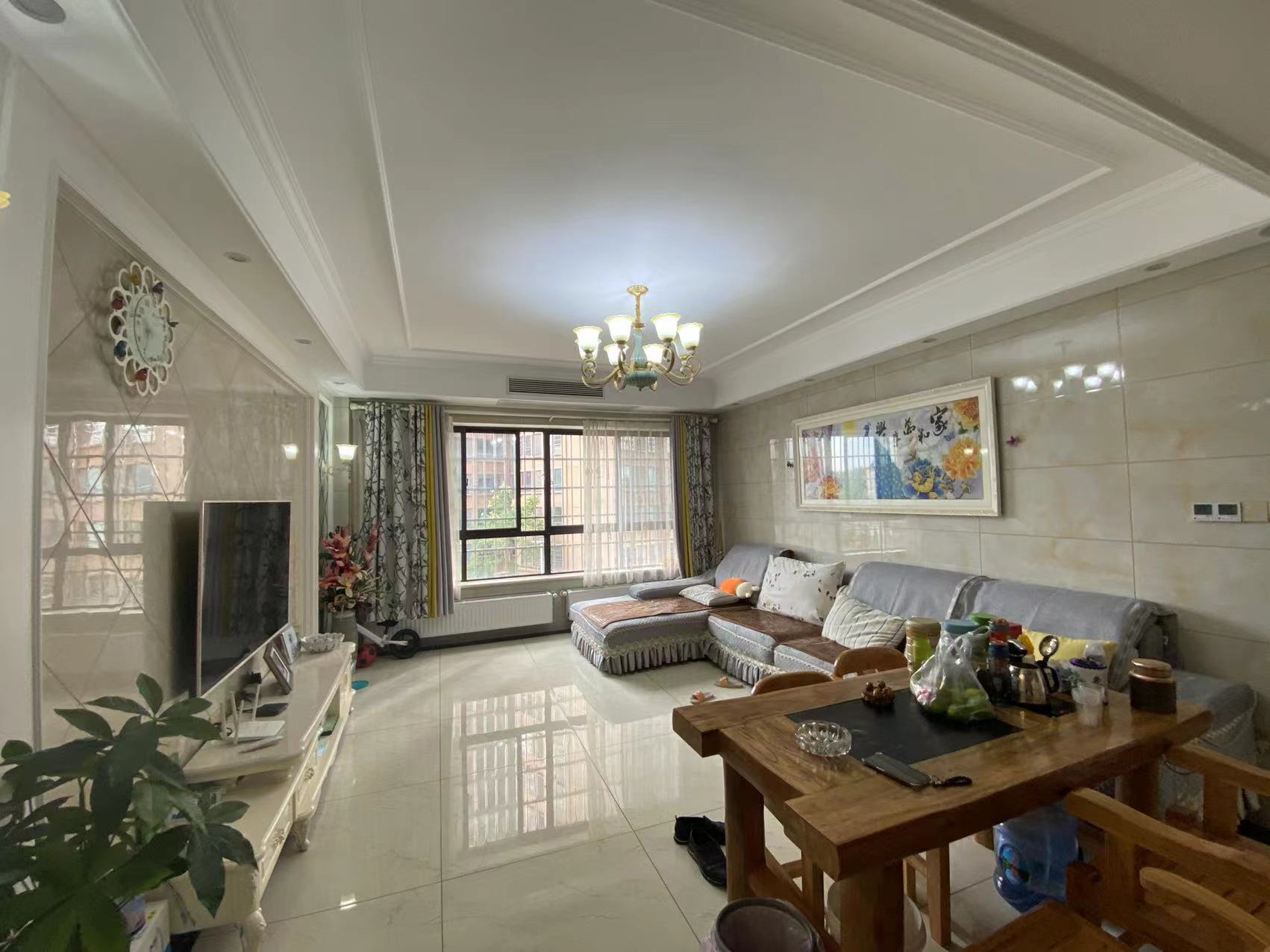 百盛嘉园(湾塘村) 3室2厅2卫 468000.0万 百盛嘉园(湾塘村) 3室2厅2卫 468000.0万客厅