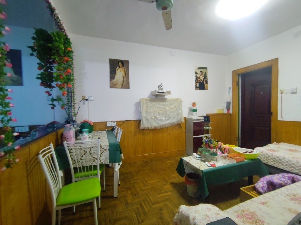 桥梁厂一区万泥塘一村 2室1厅1卫 24.8万 桥梁厂一区万泥塘一村 2室1厅1卫 24.8万客厅