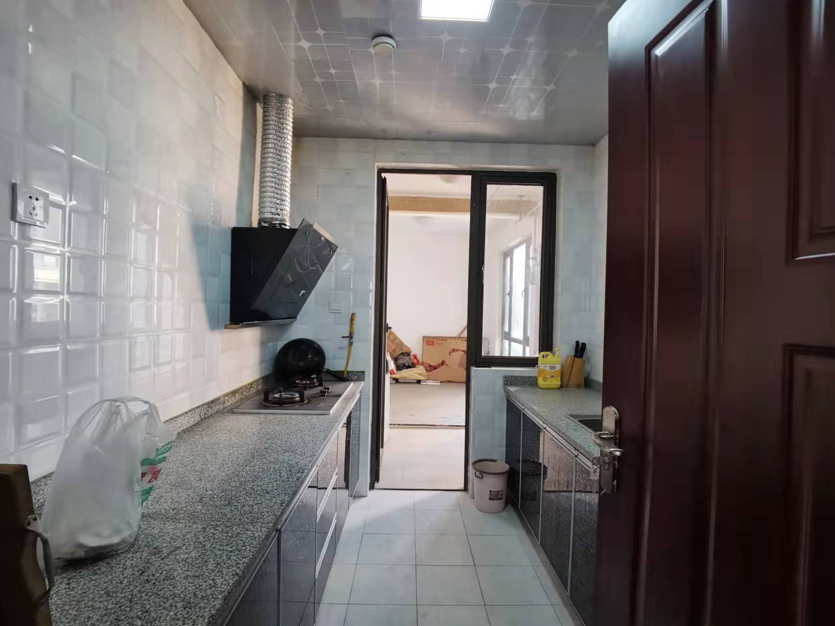 南湖国际6期 3室2厅1卫 3500.0元/月 南湖国际6期 3室2厅1卫 3500.0元/月室内图