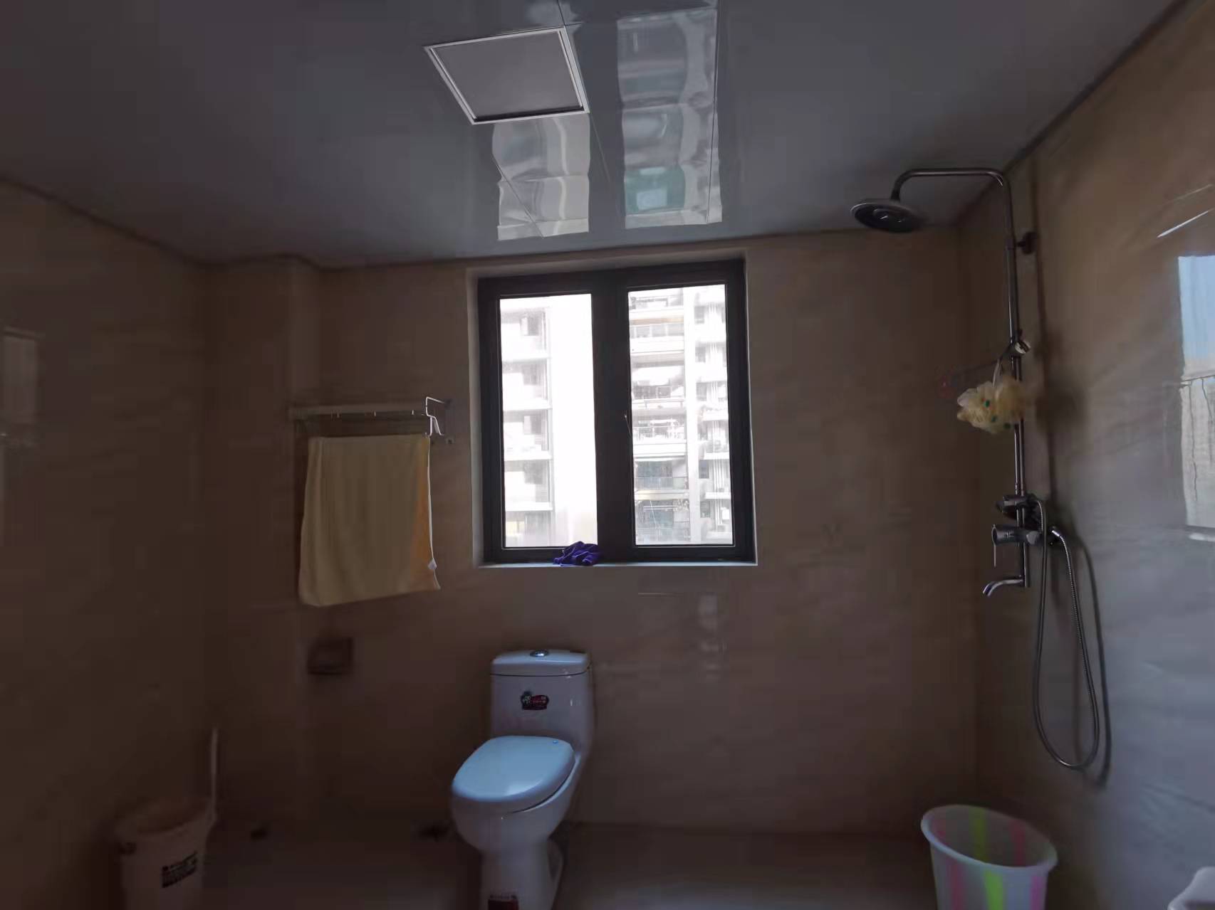 南湖国际6期 3室2厅1卫 3500.0元/月 南湖国际6期 3室2厅1卫 3500.0元/月室内图