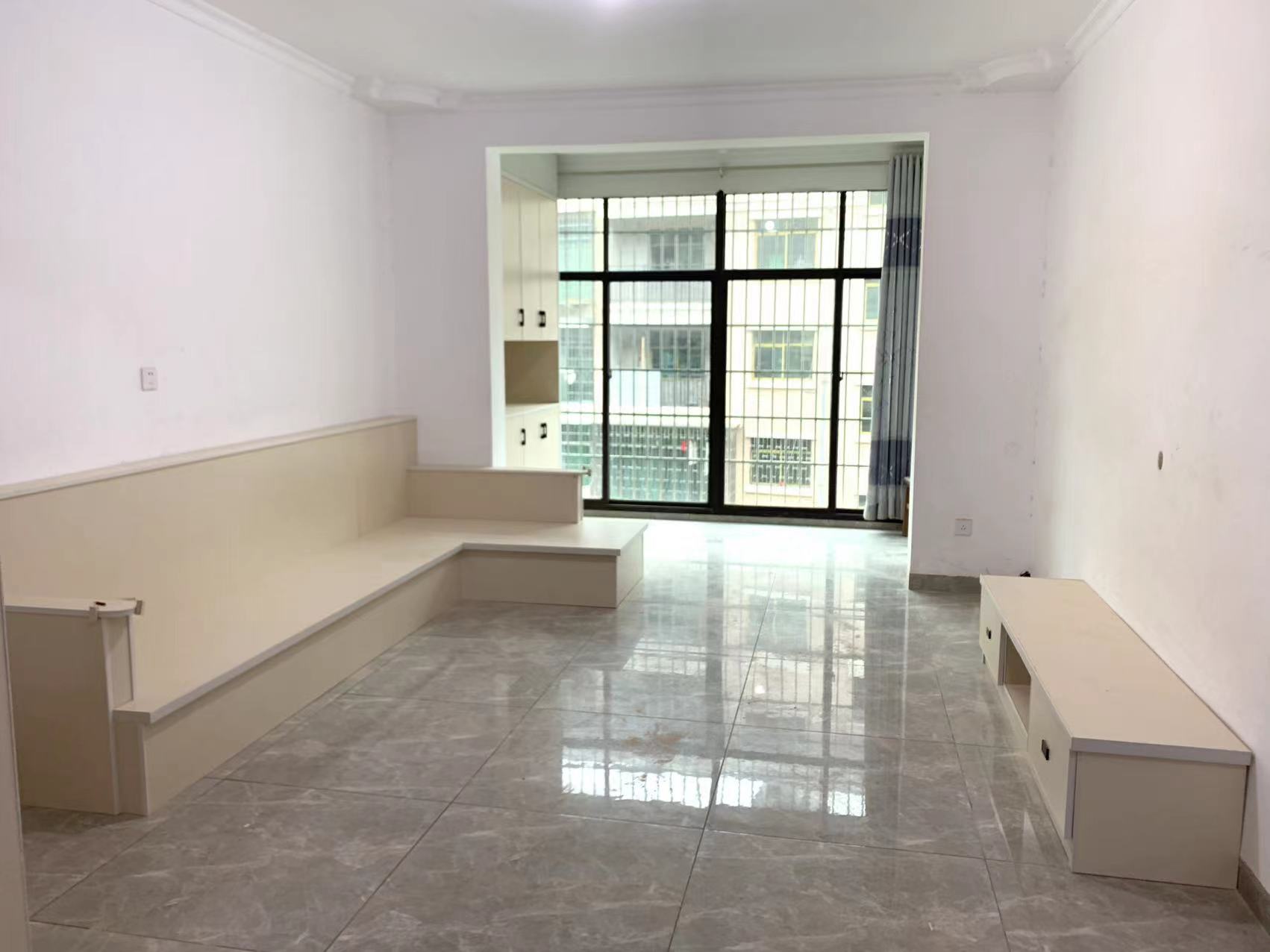 杨岭安置小区  2室2厅1卫    1100.0元/月 杨岭安置小区  2室2厅1卫    1100.0元/月室内图