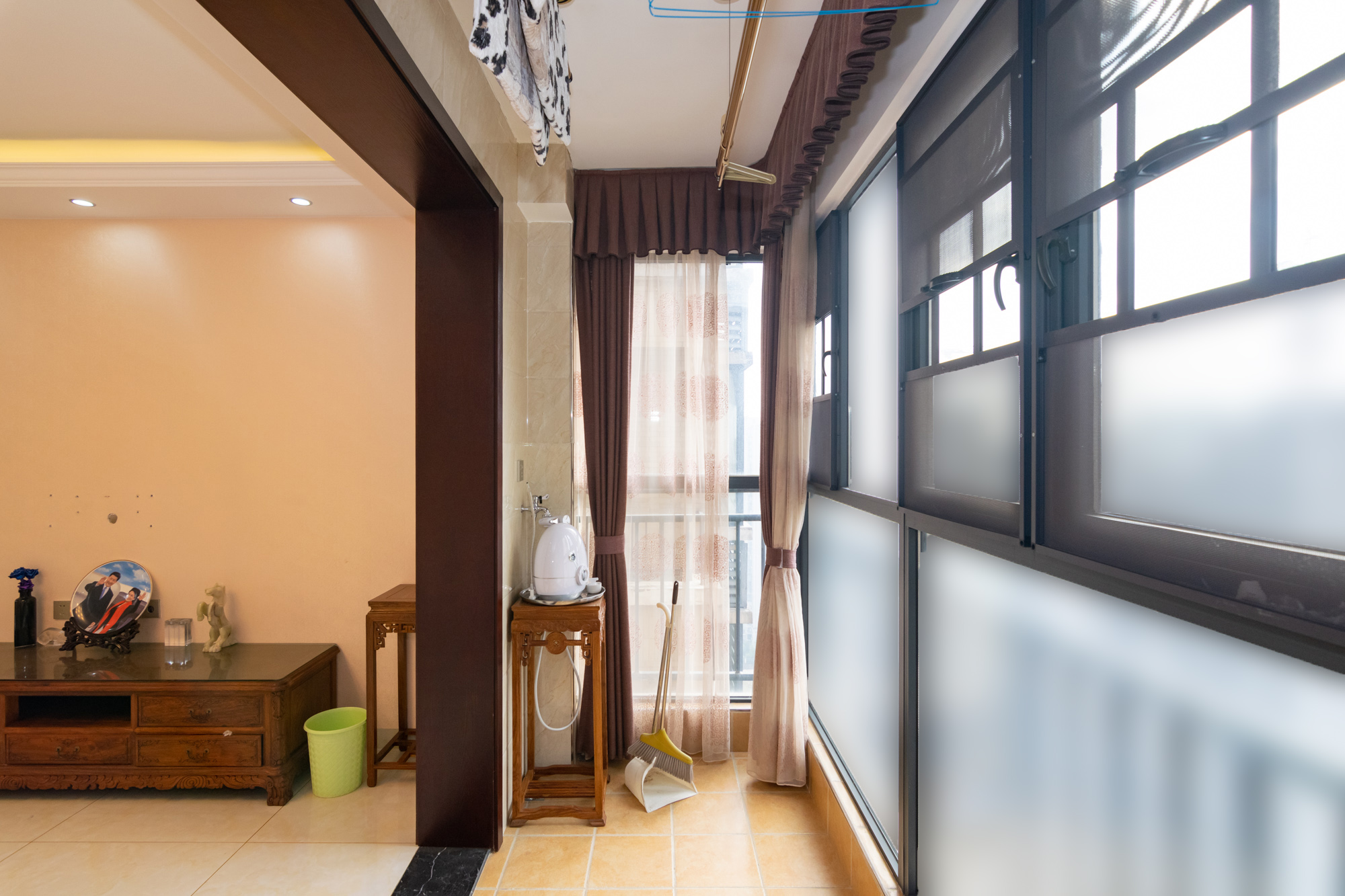 盛騰學(xué)林西岸  3室2廳2衛(wèi)    140.0萬陽臺