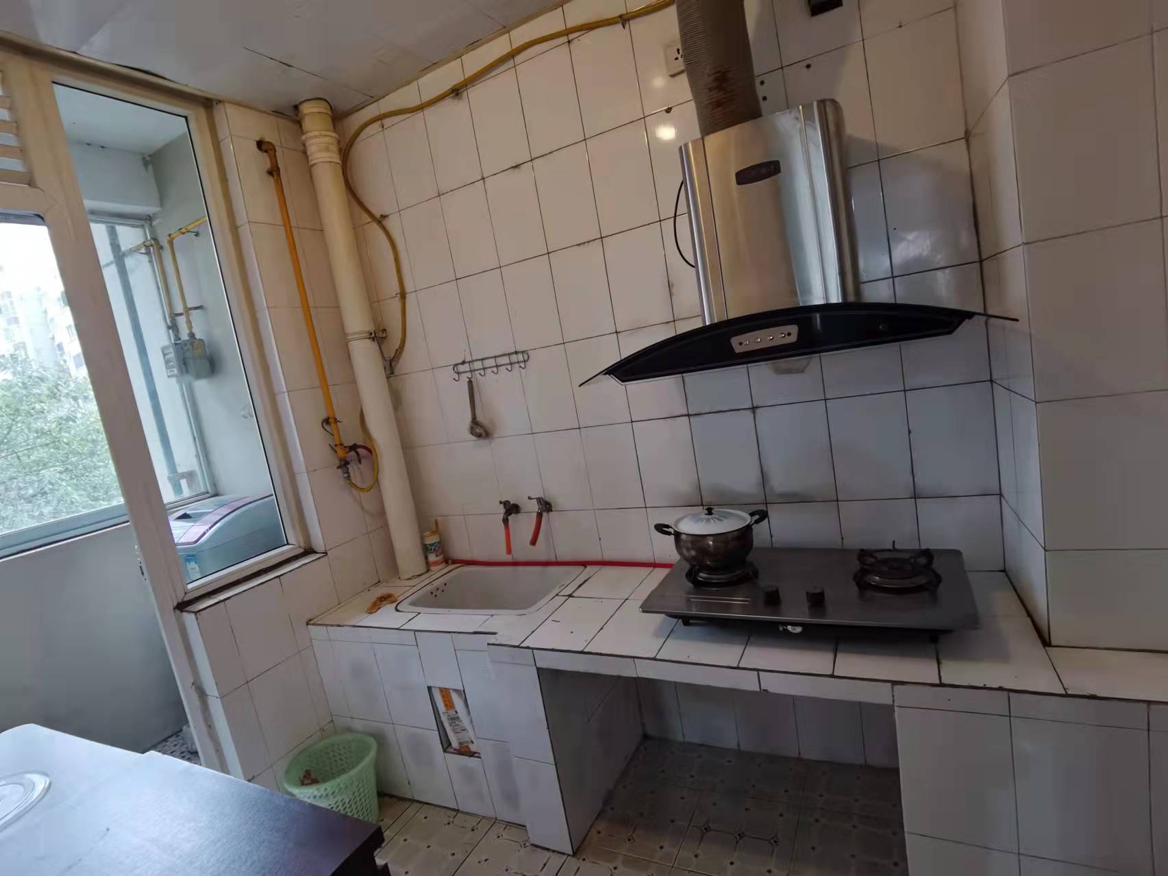 南湖锦苑 1室1厅1卫 1800.0元/月 南湖锦苑 1室1厅1卫 1800.0元/月室内图