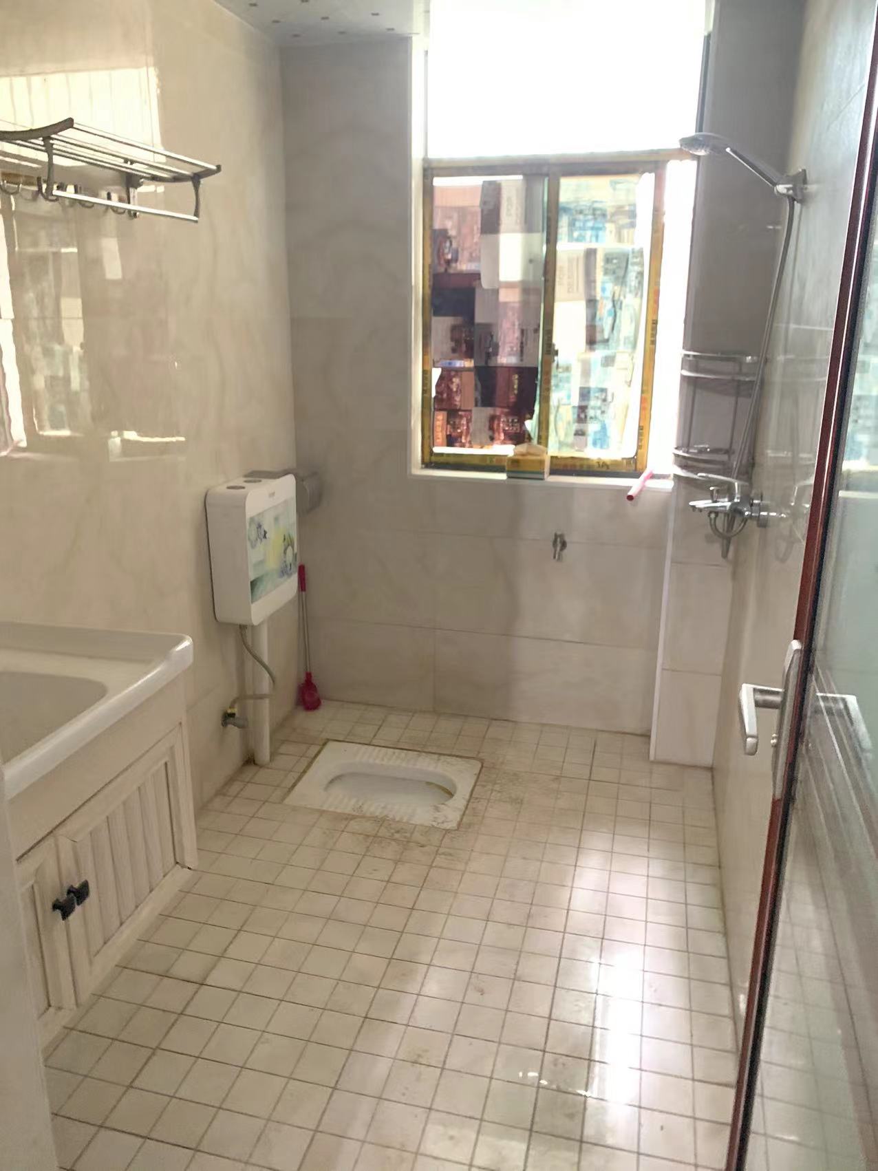 杨岭安置小区  2室2厅1卫    1100.0元/月 杨岭安置小区  2室2厅1卫    1100.0元/月室内图