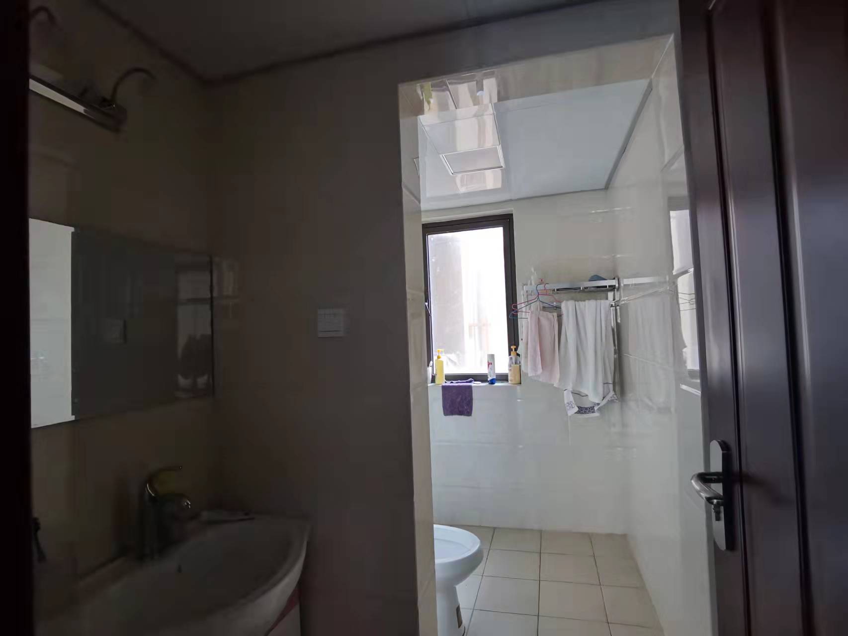 南湖国际6期 3室2厅1卫 3500.0元/月 南湖国际6期 3室2厅1卫 3500.0元/月室内图