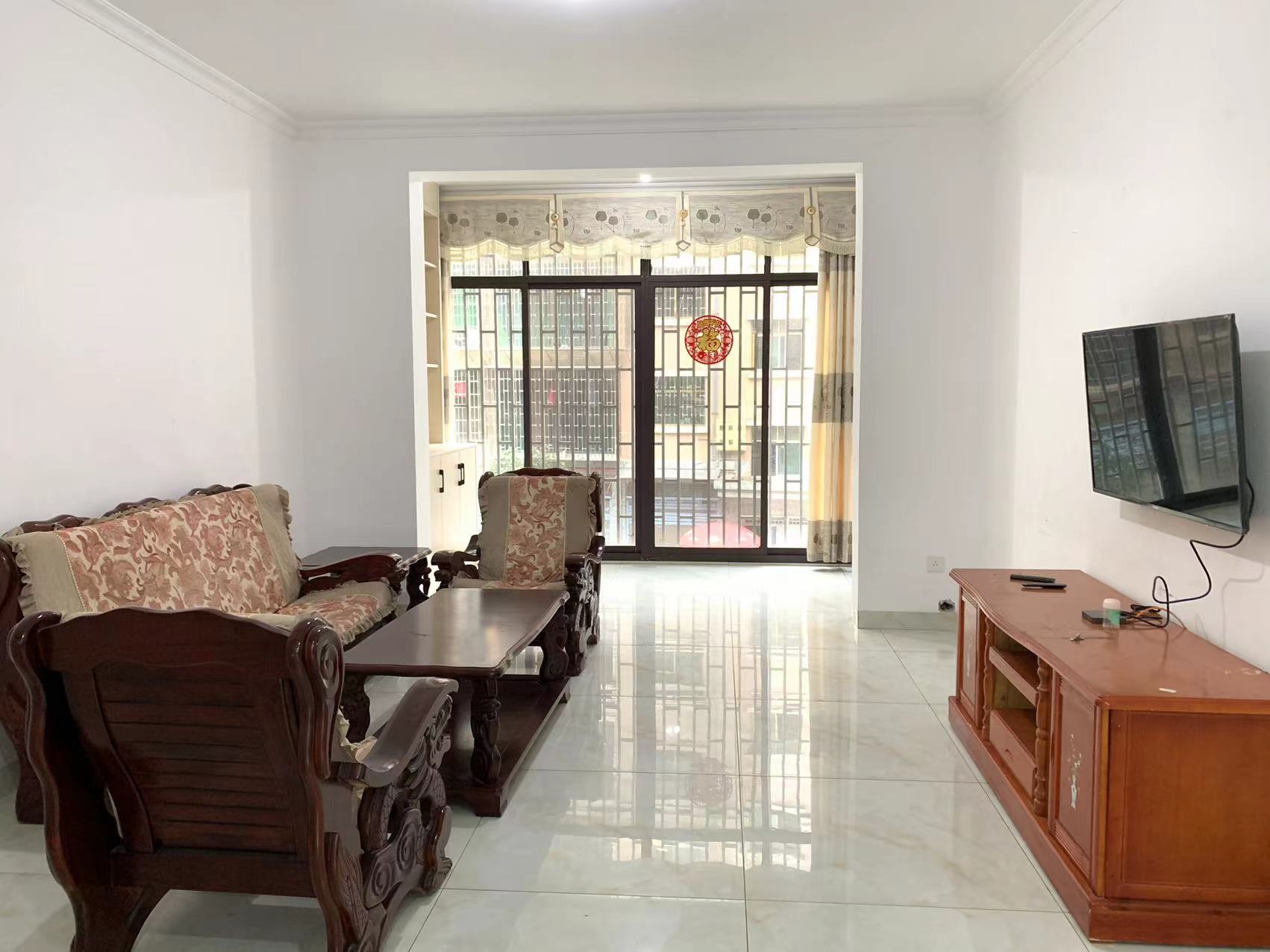 杨岭安置小区  2室2厅1卫    1100.0元/月 杨岭安置小区  2室2厅1卫    1100.0元/月室内图