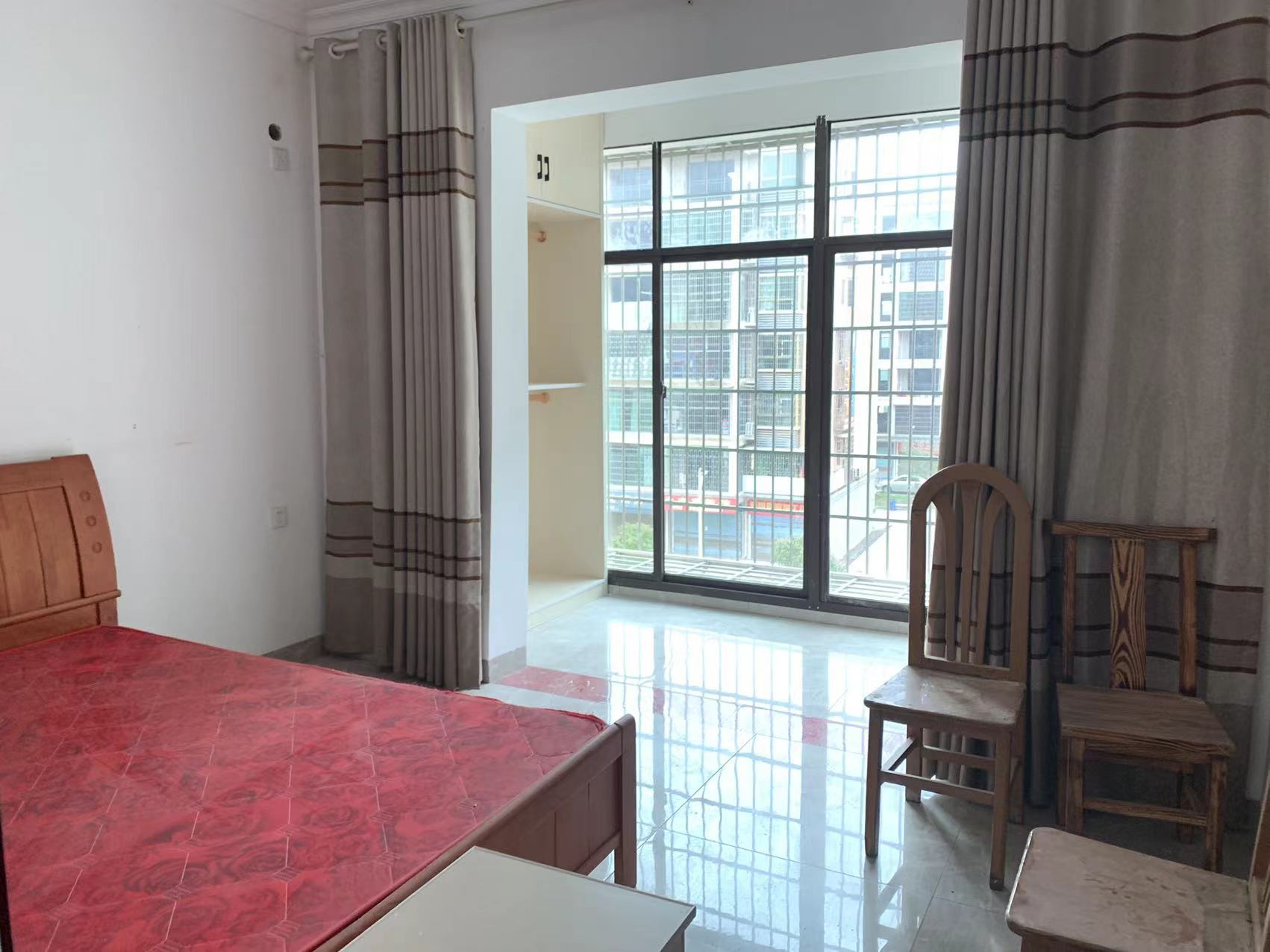 杨岭安置小区  2室2厅1卫    1100.0元/月 杨岭安置小区  2室2厅1卫    1100.0元/月室内图