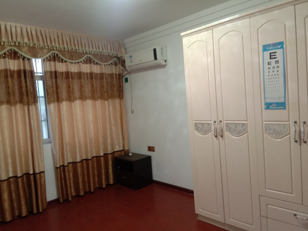 私房(桃源县所有) 5室2厅2卫 168.0万 私房(桃源县所有) 5室2厅2卫 168.0万卧室