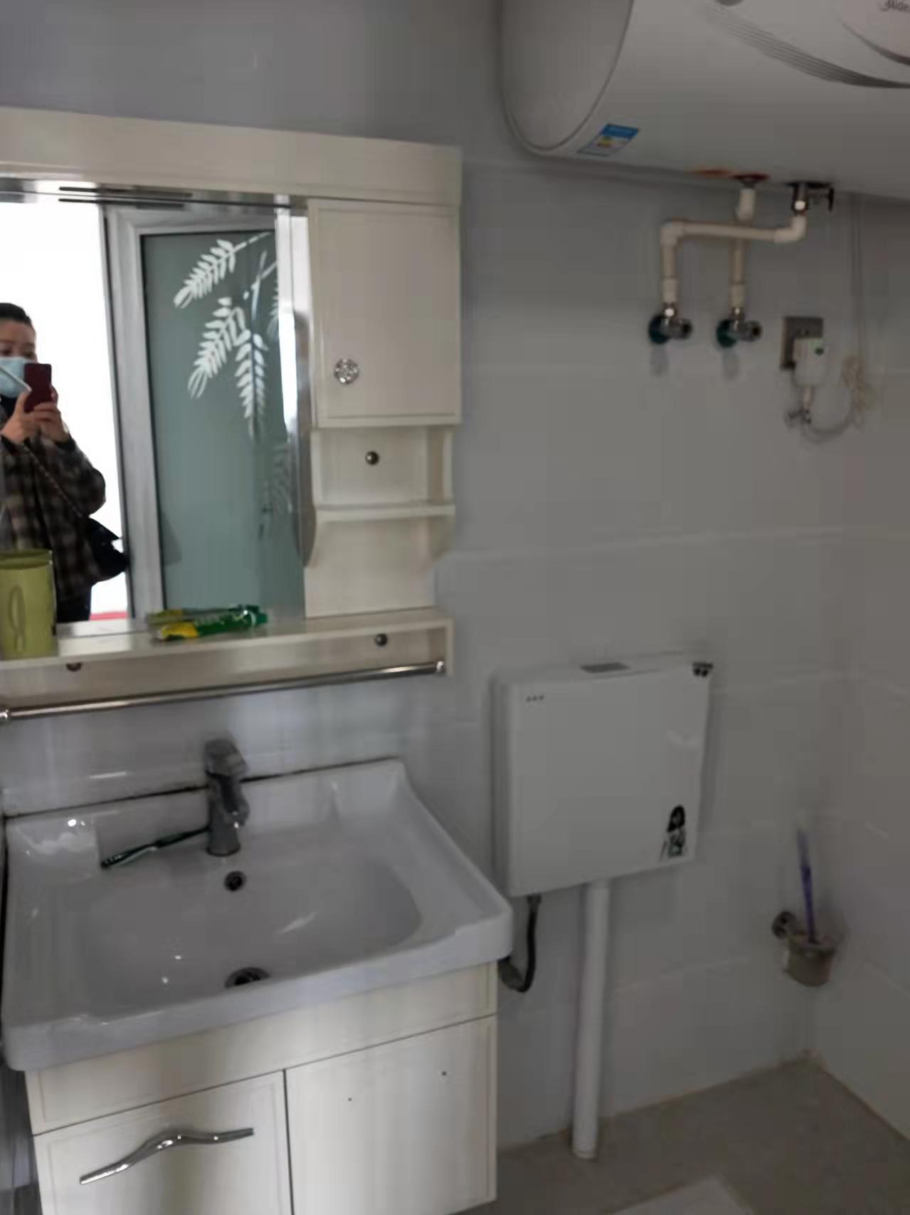 中建岳阳中心  1室1厅1卫    1500.0元/月 中建岳阳中心  1室1厅1卫    1500.0元/月室内图1