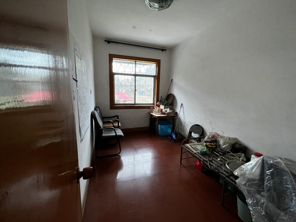 粮食局家属楼 3室2厅1卫 32.8万 粮食局家属楼 3室2厅1卫 32.8万客厅