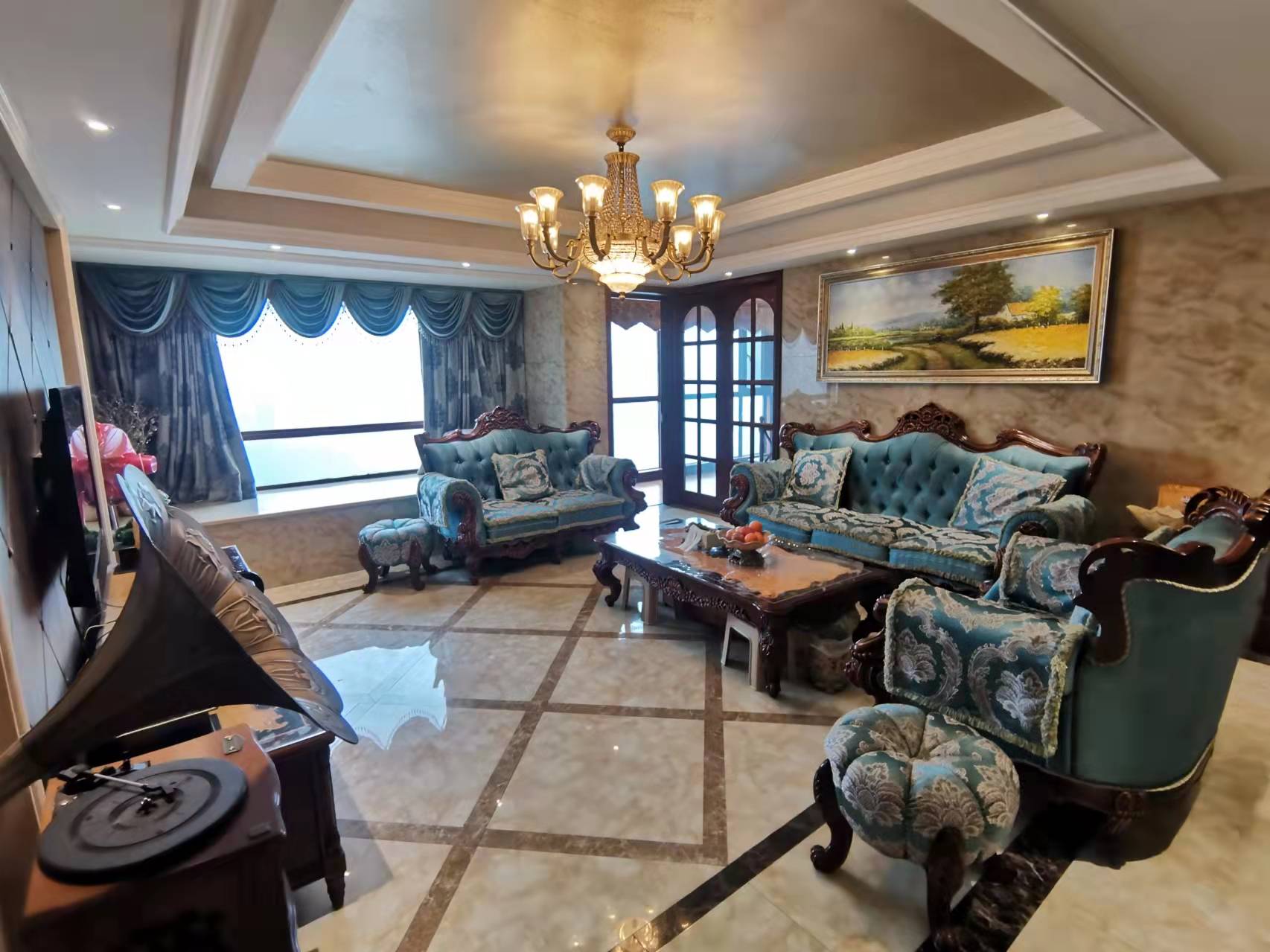 山水国际 3室2厅2卫 130.0万 山水国际 3室2厅2卫 130.0万客厅