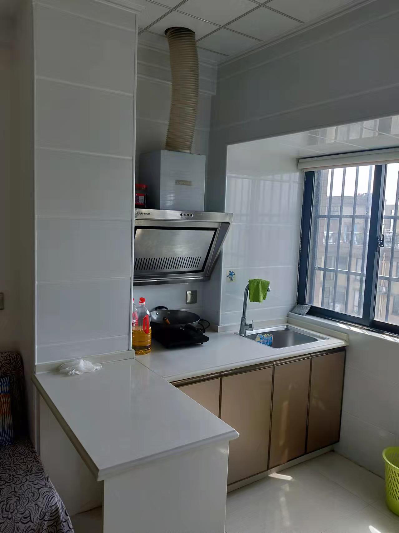 中建岳阳中心  1室1厅1卫    1500.0元/月 中建岳阳中心  1室1厅1卫    1500.0元/月