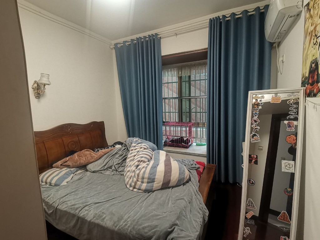 天鹅花园 4室2厅2卫 75.0万 天鹅花园 4室2厅2卫 75.0万客厅