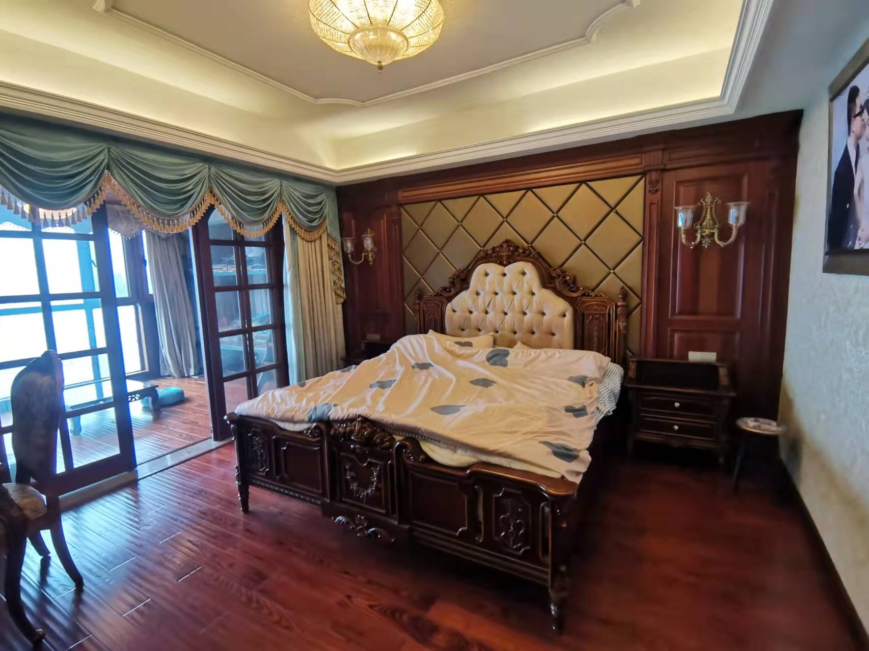 山水国际 3室2厅2卫 130.0万 山水国际 3室2厅2卫 130.0万客厅