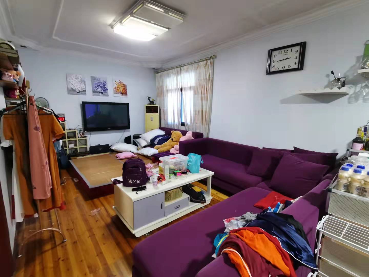 天鹅花园 3室2厅1卫 42.0万 天鹅花园 3室2厅1卫 42.0万客厅