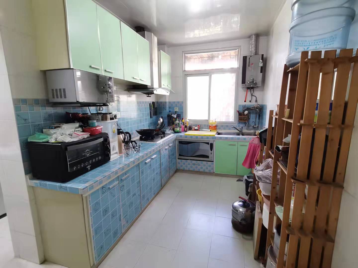 天鹅花园 3室2厅1卫 42.0万 天鹅花园 3室2厅1卫 42.0万客厅