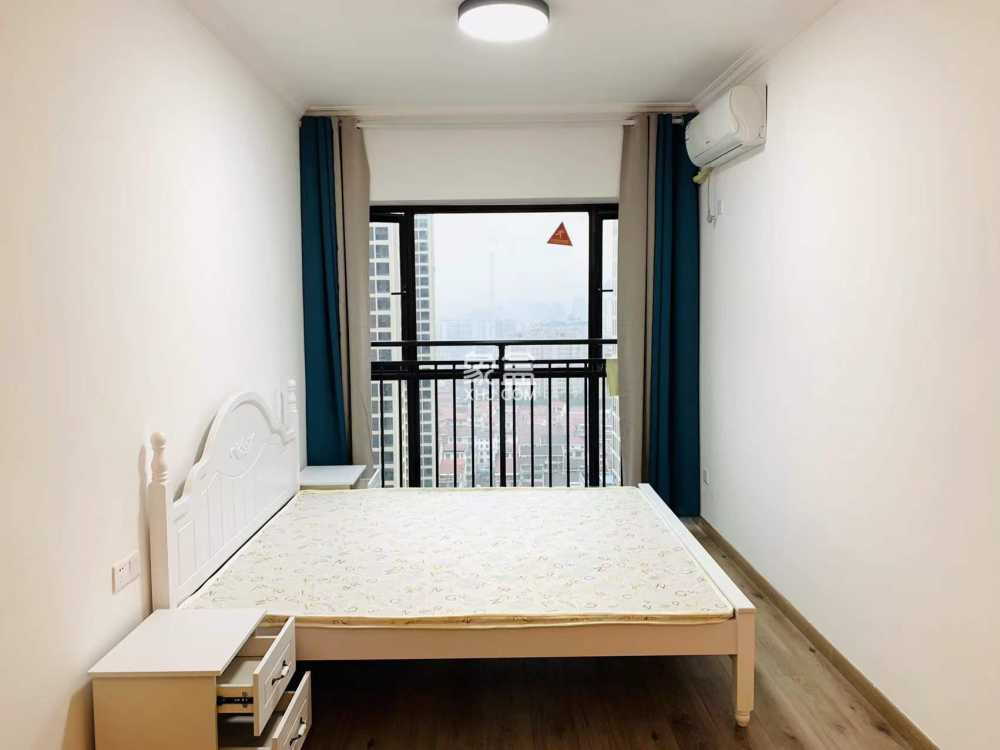 和瑞欢乐城二期  1室1厅1卫    1800.0元/月