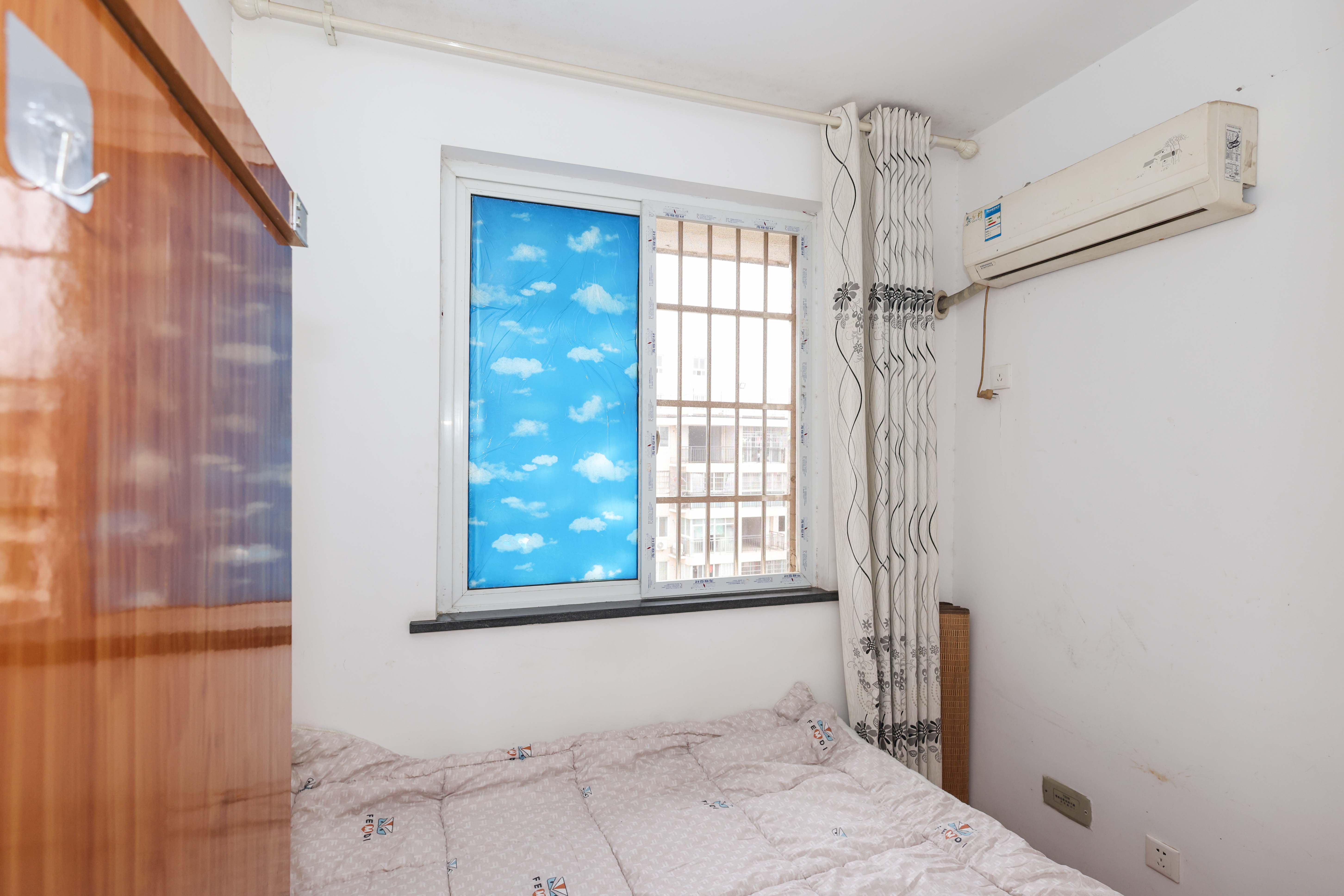 麓谷锦和园 3室2厅1卫 92.0万 麓谷锦和园 3室2厅1卫 92.0万卧室