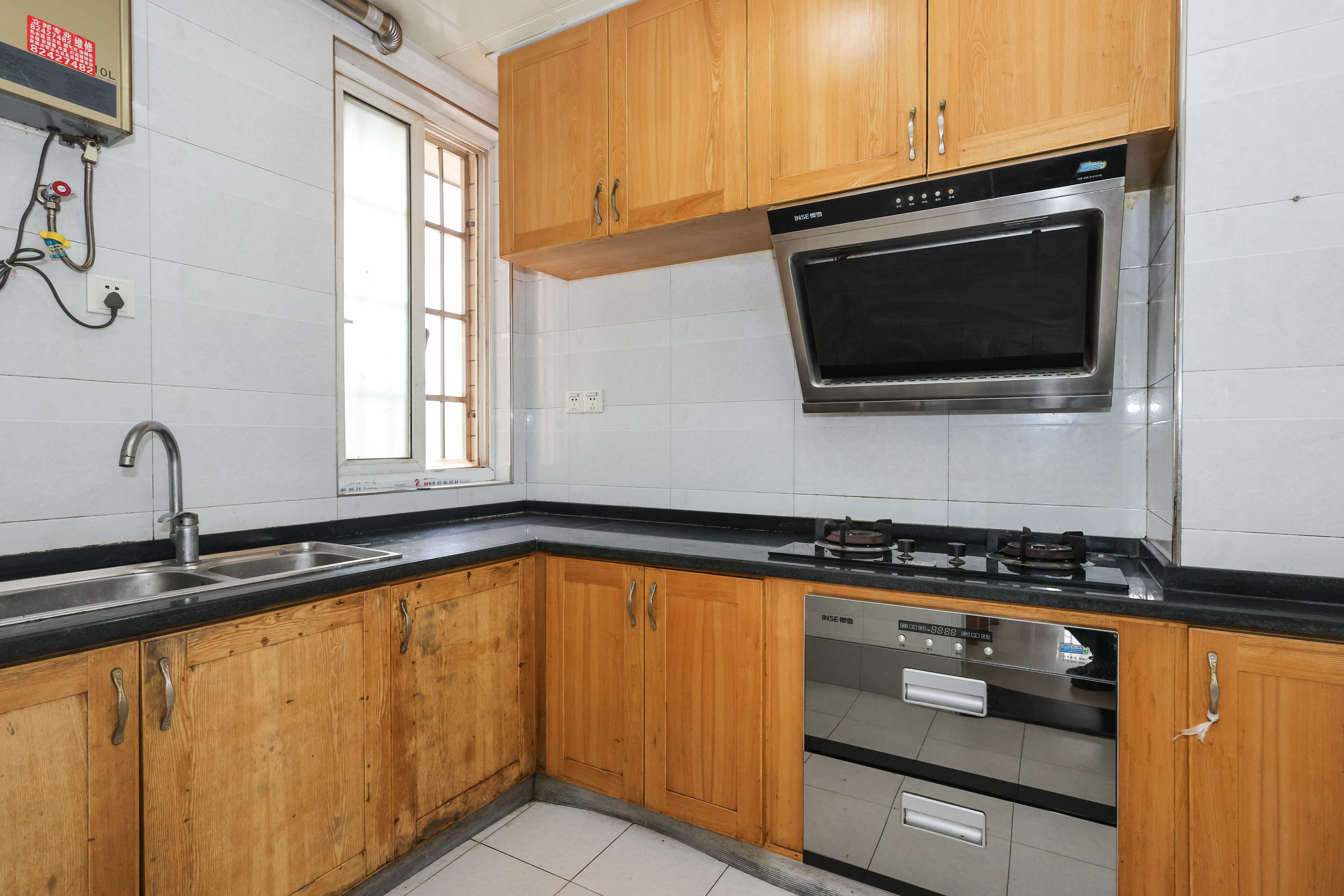 麓谷锦和园 3室2厅1卫 92.0万 麓谷锦和园 3室2厅1卫 92.0万厨房