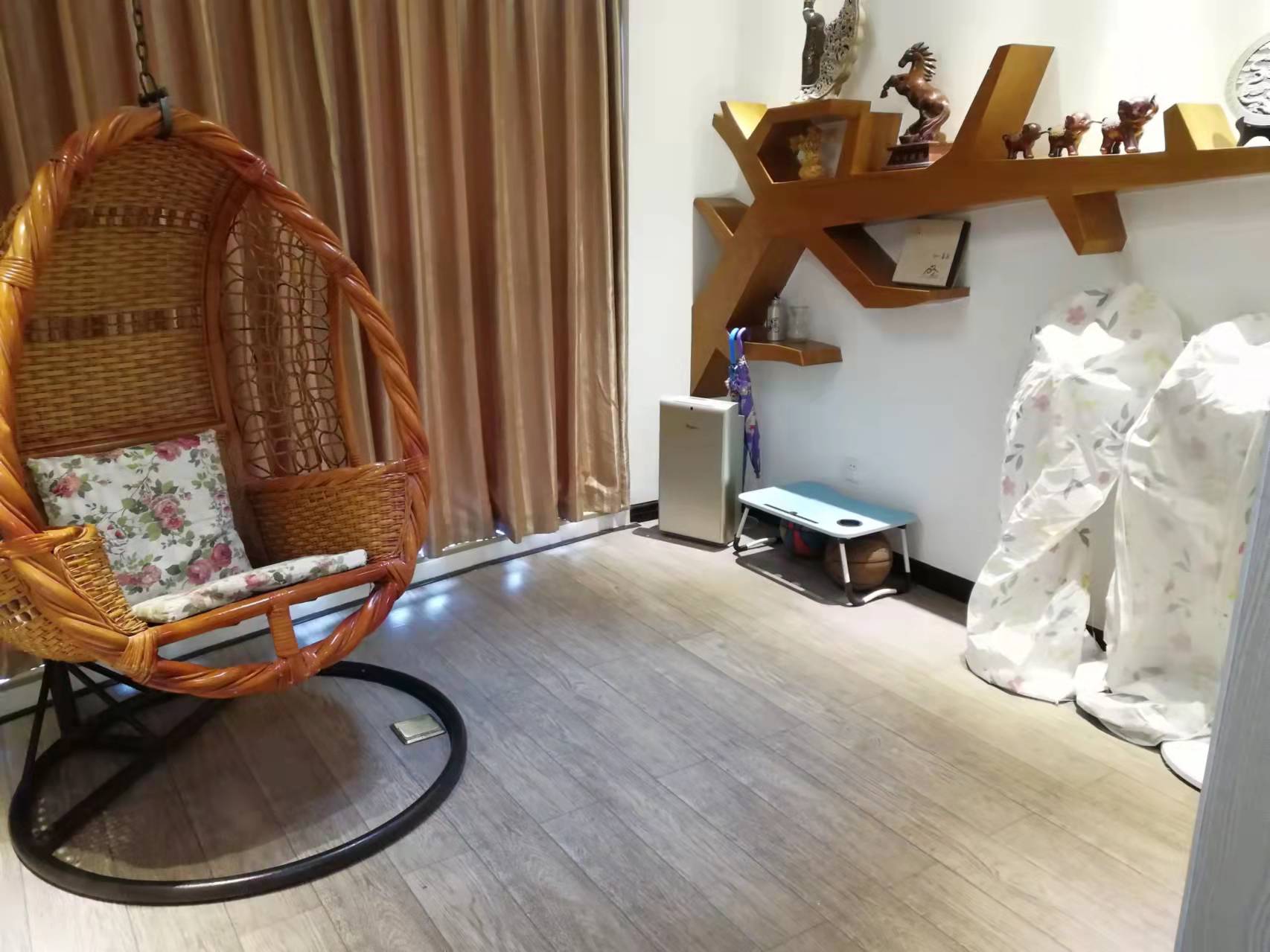 圣华名城建设北路110号  4室2厅2卫    64.8万 圣华名城建设北路110号  4室2厅2卫    64.8万客厅