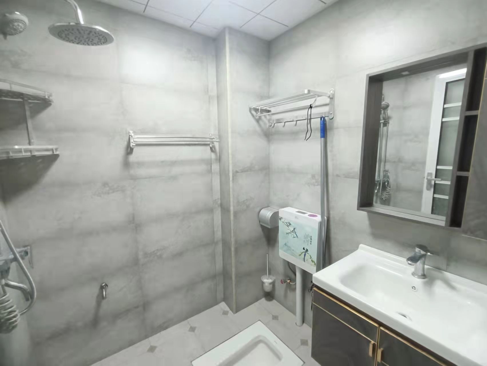 金河湾1881  1室1厅1卫    1600.0元/月 金河湾1881  1室1厅1卫    1600.0元/月室内图