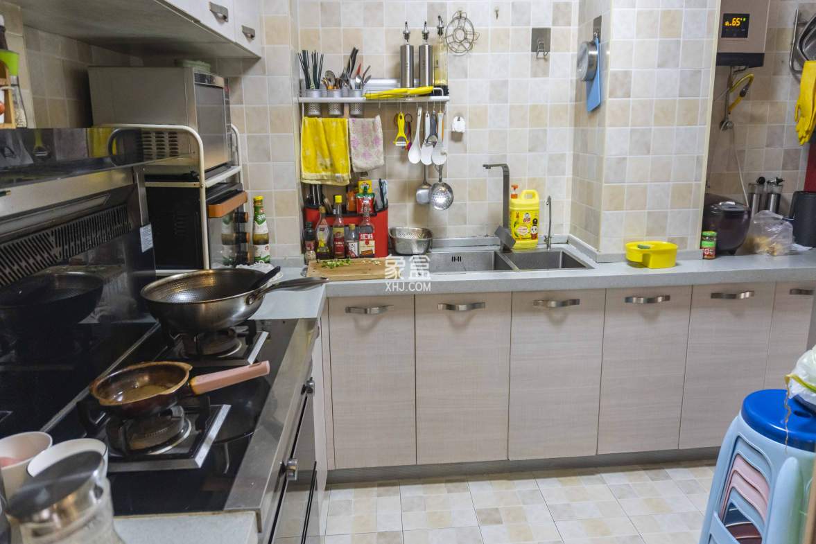 桃花缘  2室2厅1卫    65.0万 桃花缘  2室2厅1卫    65.0万客厅