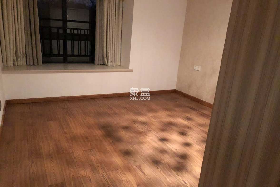 桂花名城  3室2厅1卫    70.0万 桂花名城  3室2厅1卫    70.0万客厅