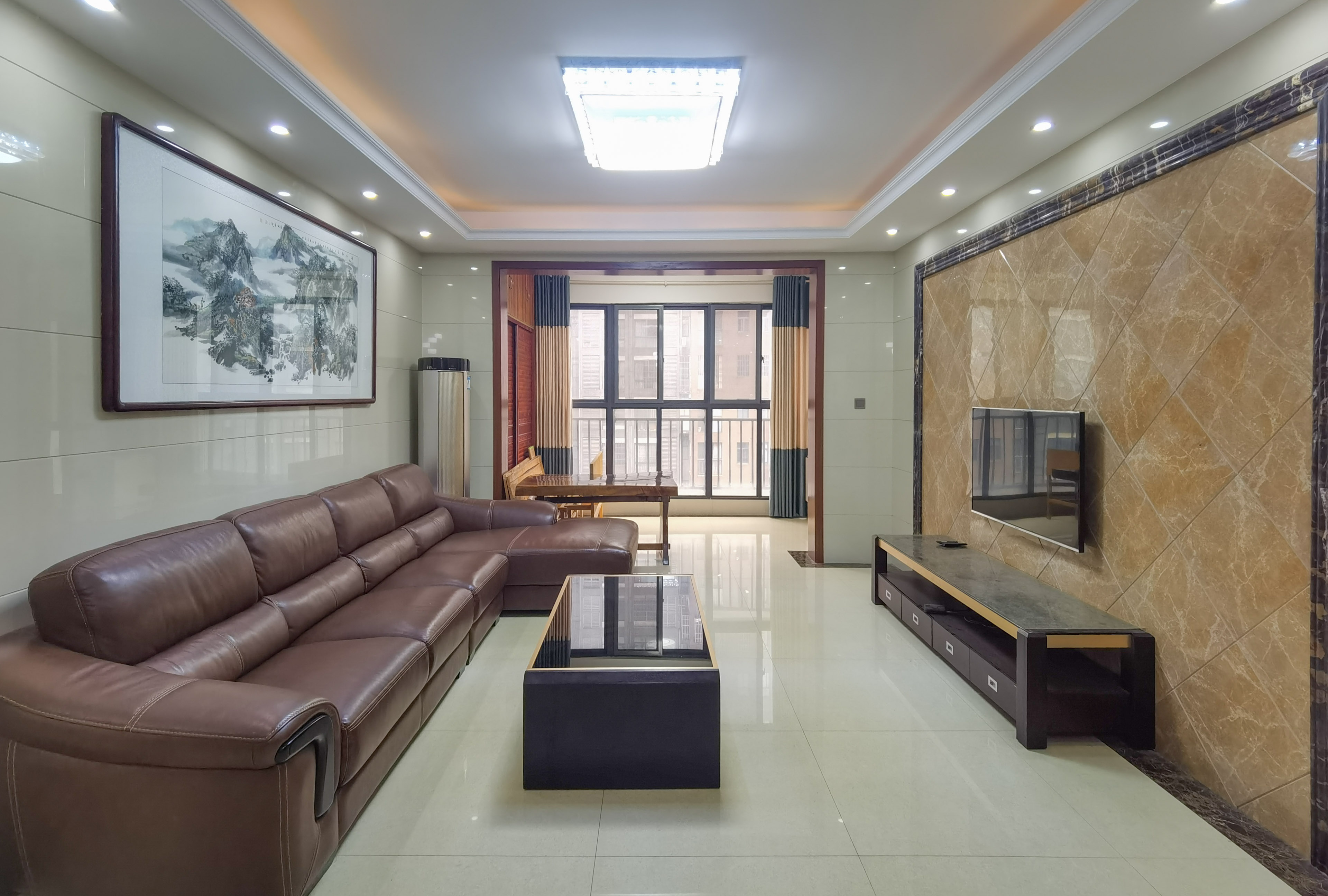 山水文园 3室2厅2卫 83.8万 山水文园 3室2厅2卫 83.8万客厅