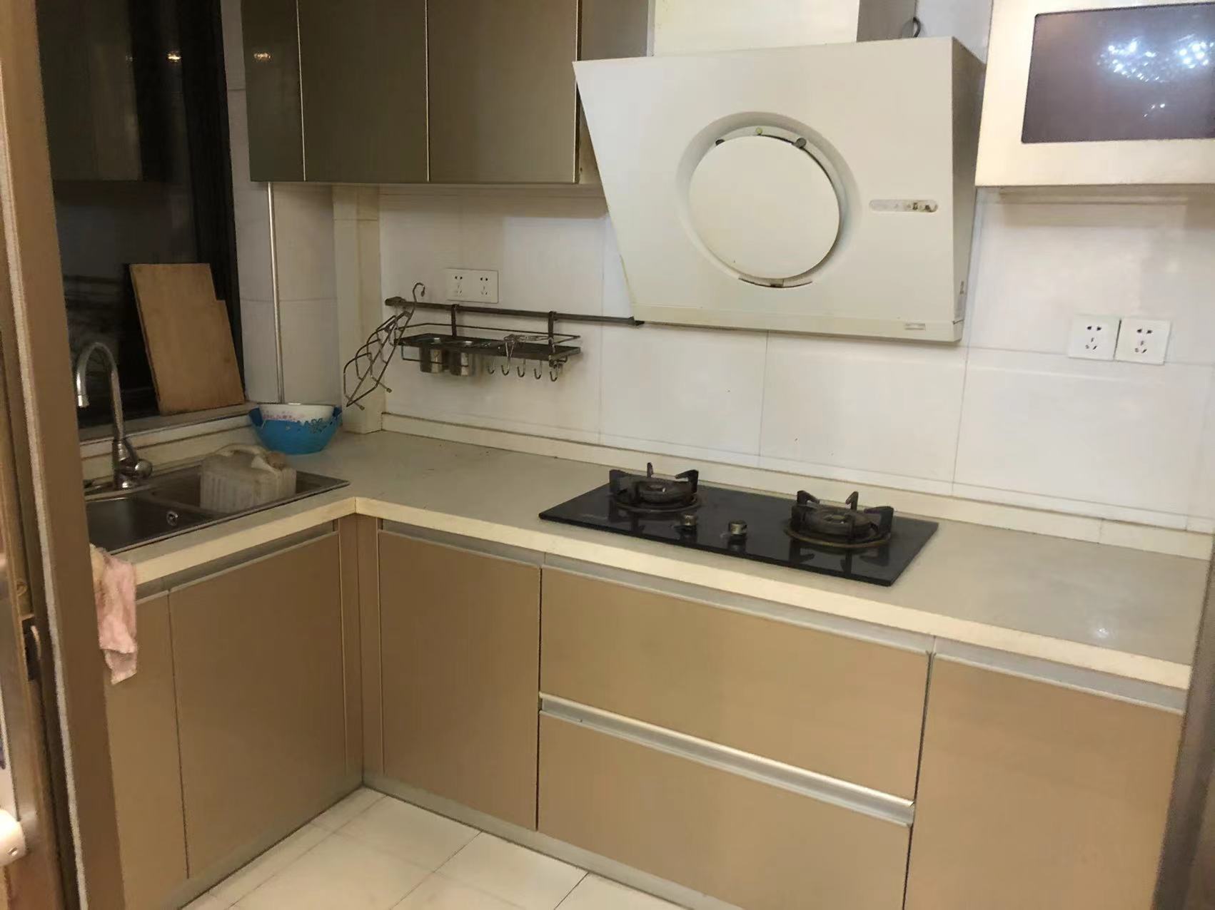 桂花名城  3室2厅1卫    70.0万 桂花名城  3室2厅1卫    70.0万客厅