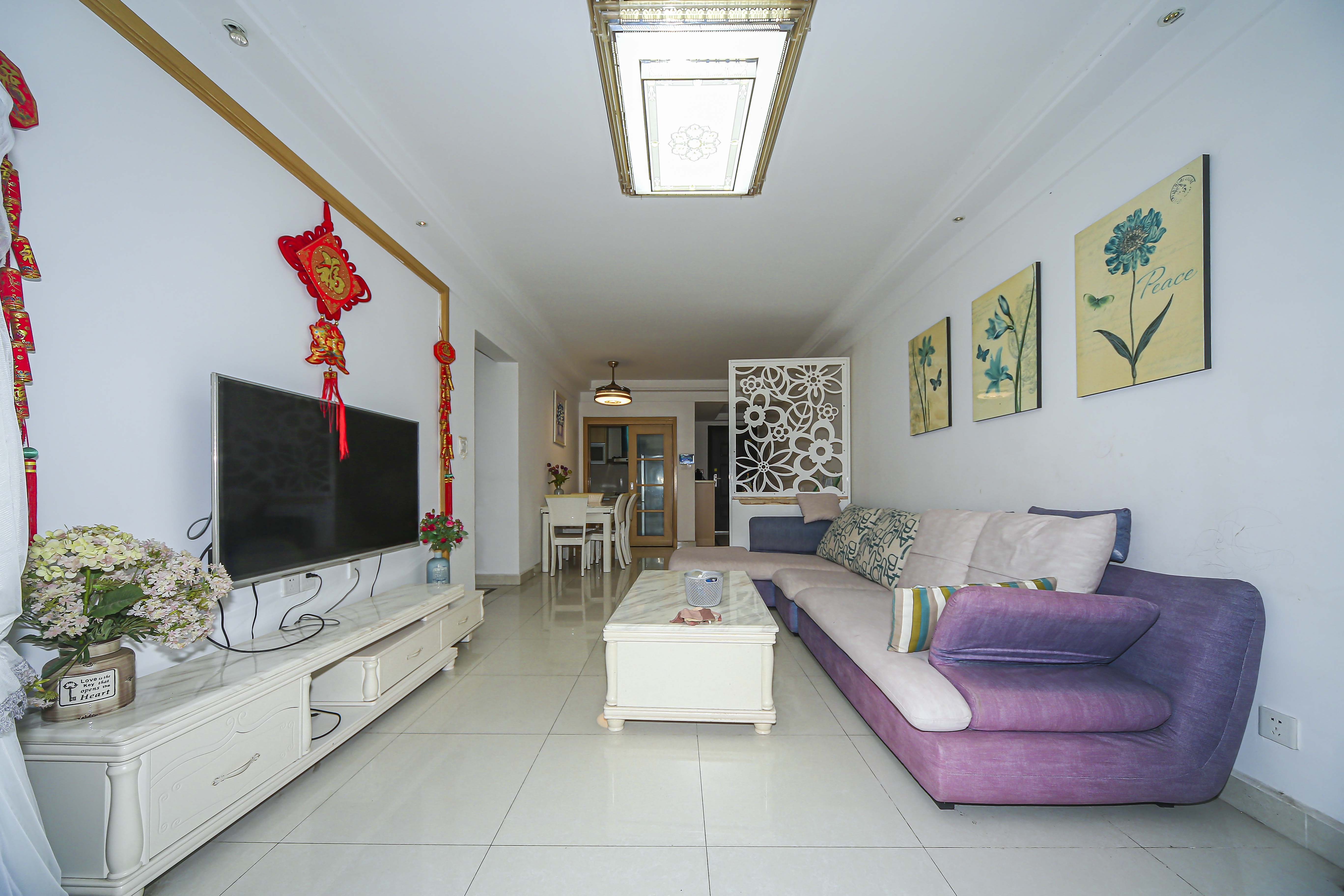 中海国际三期  3室2厅1卫    112.0万客厅