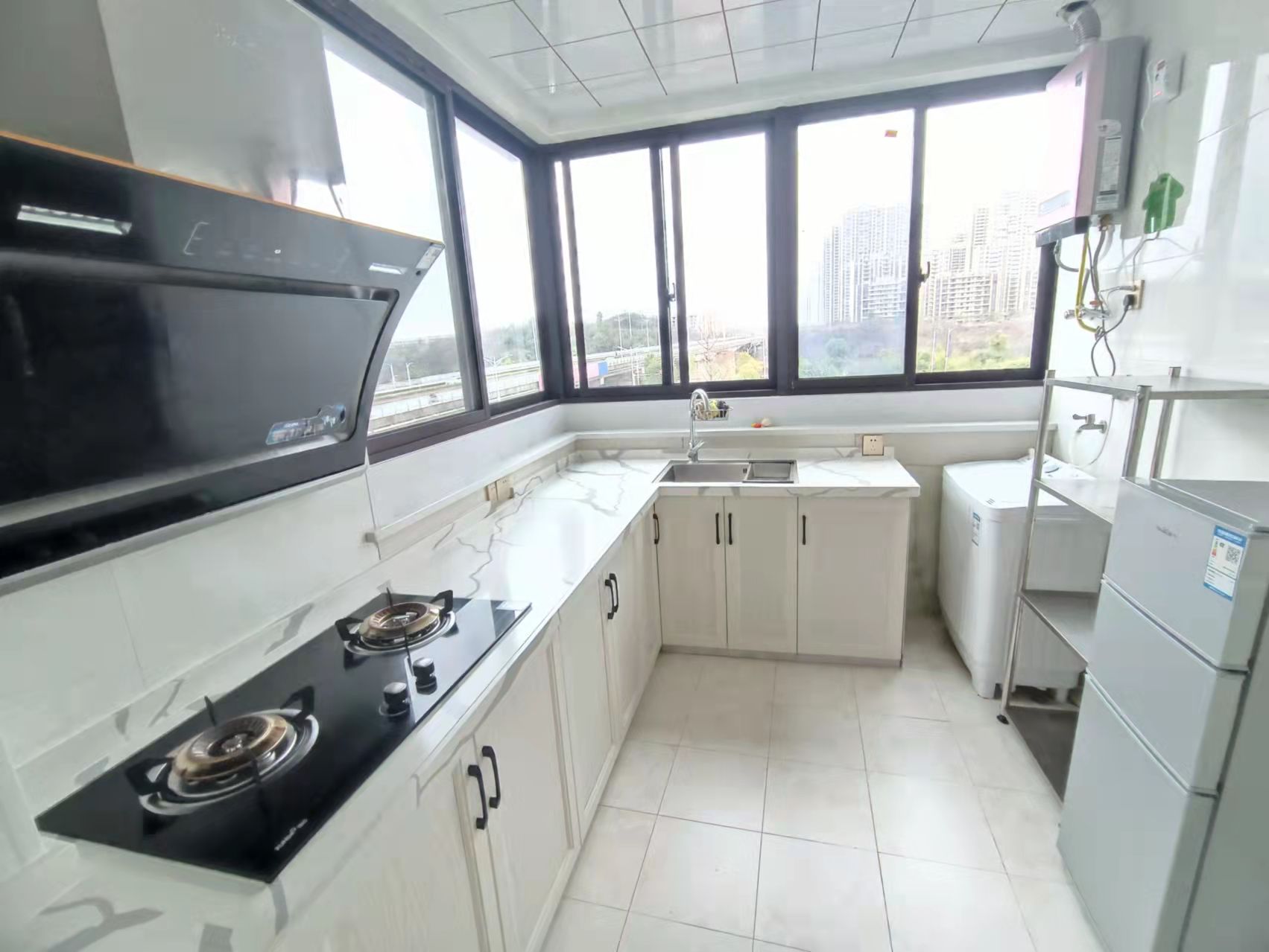 金河湾1881  1室1厅1卫    1600.0元/月 金河湾1881  1室1厅1卫    1600.0元/月室内图