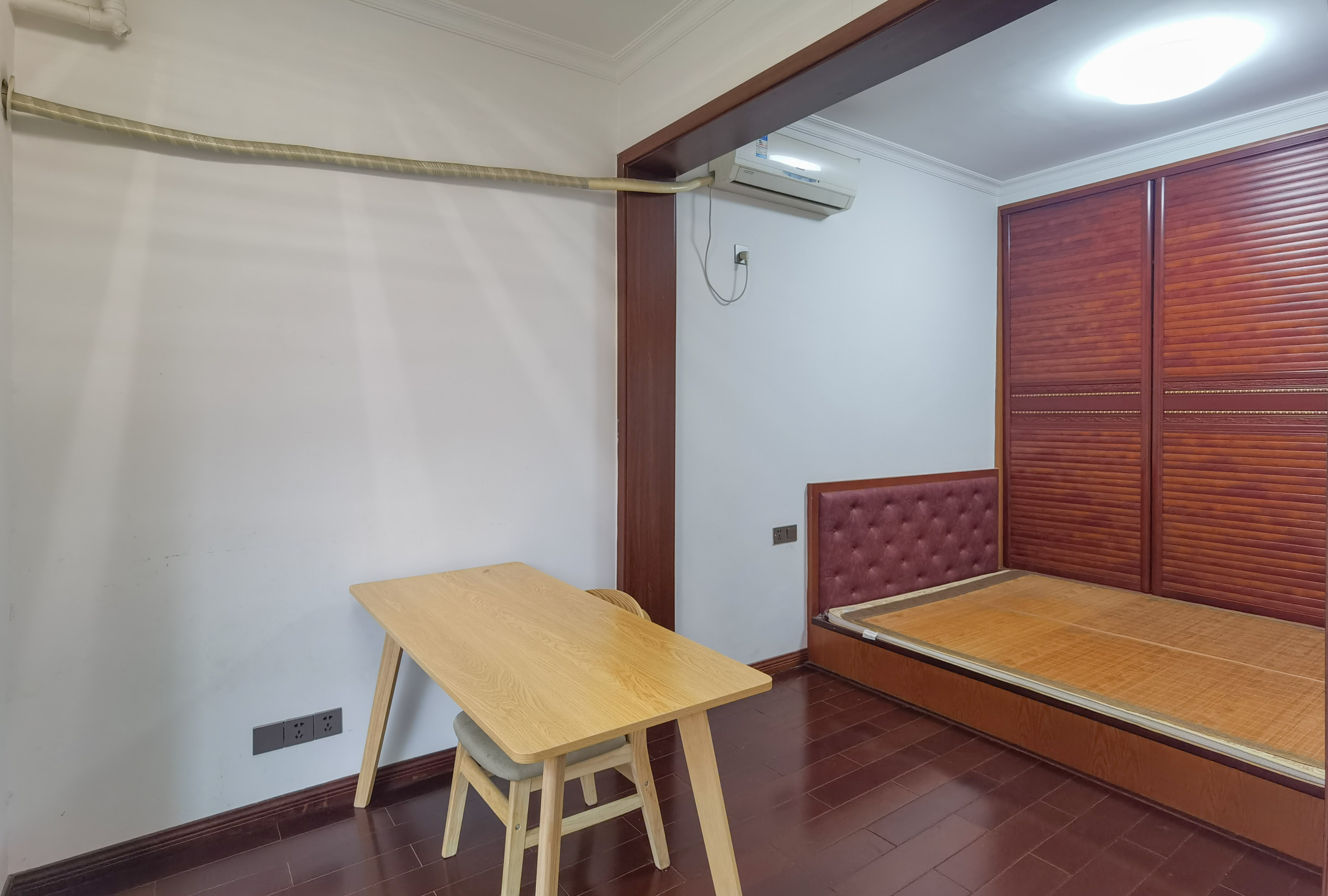 山水文园 3室2厅2卫 83.8万 山水文园 3室2厅2卫 83.8万客厅