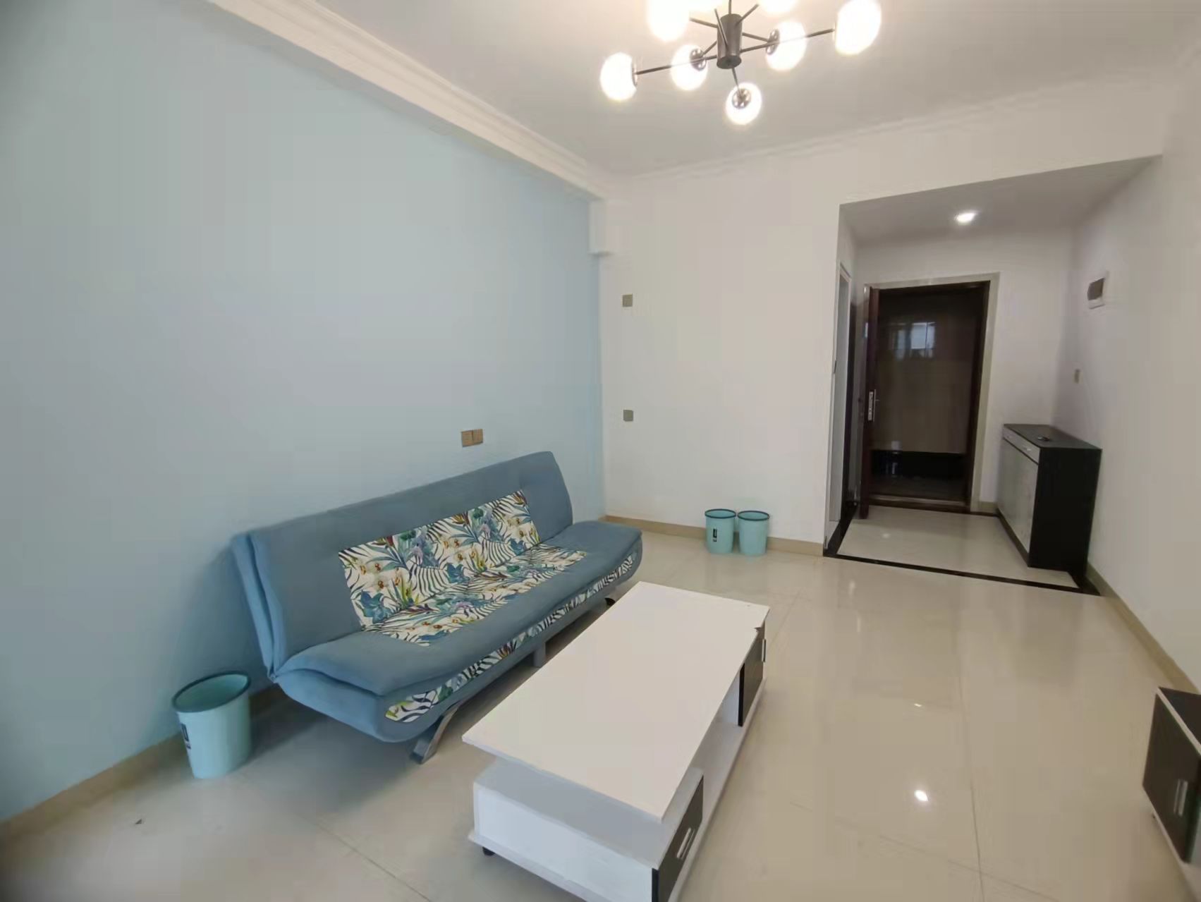 金河湾1881  1室1厅1卫    1600.0元/月 金河湾1881  1室1厅1卫    1600.0元/月室内图