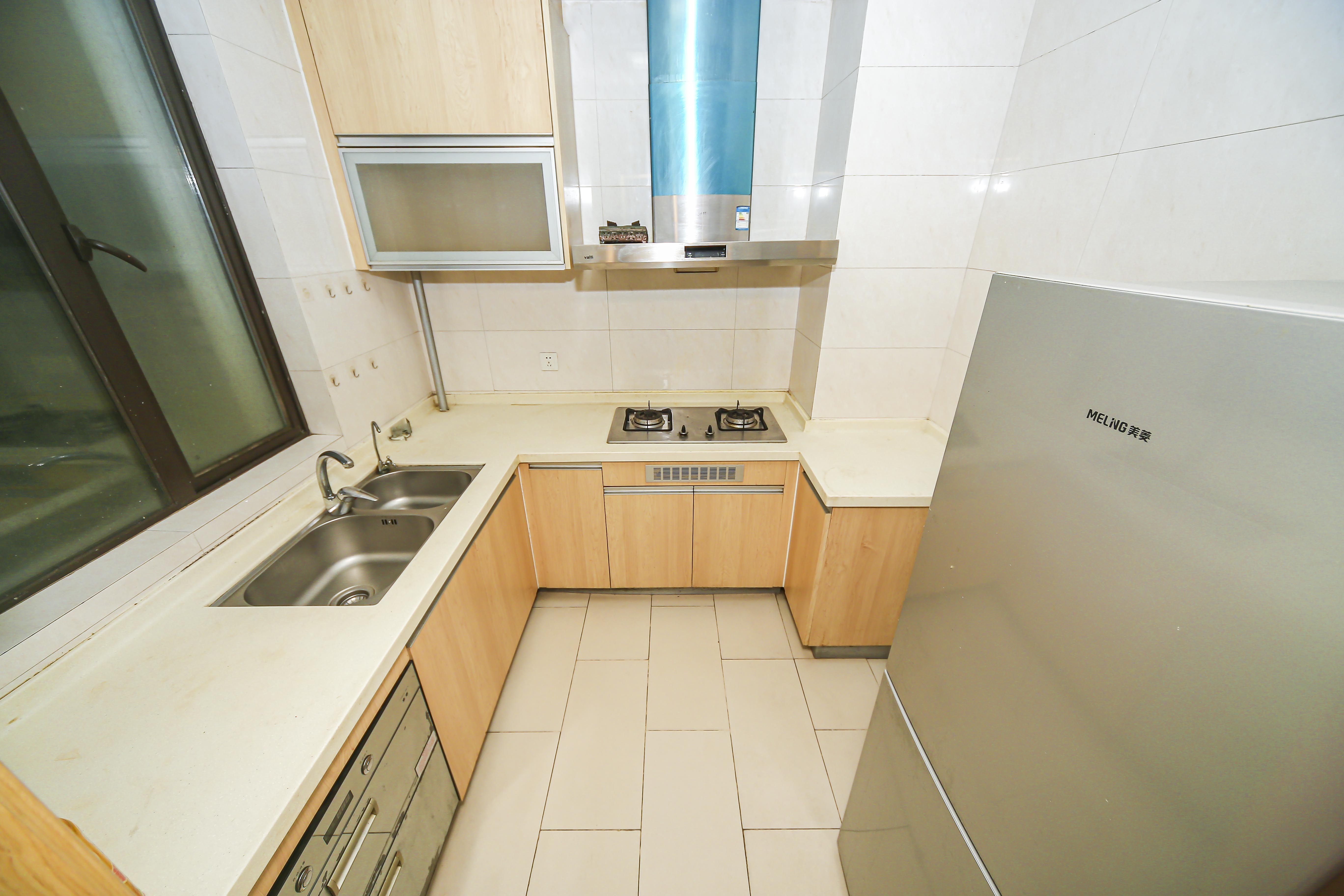 中海国际三期  3室2厅1卫    112.0万厨房